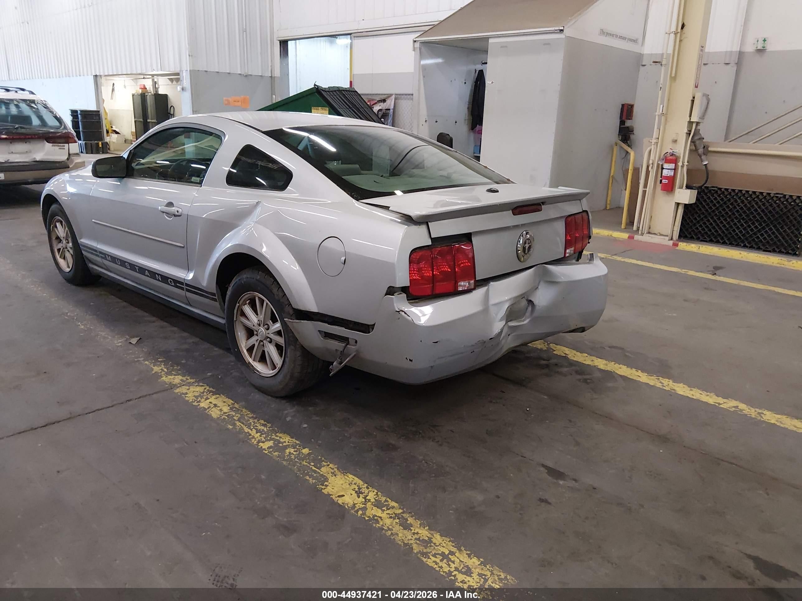 2007 Ford Mustang V6 Deluxe/v6 Premium Silver vin: 1ZVFT80N175322040