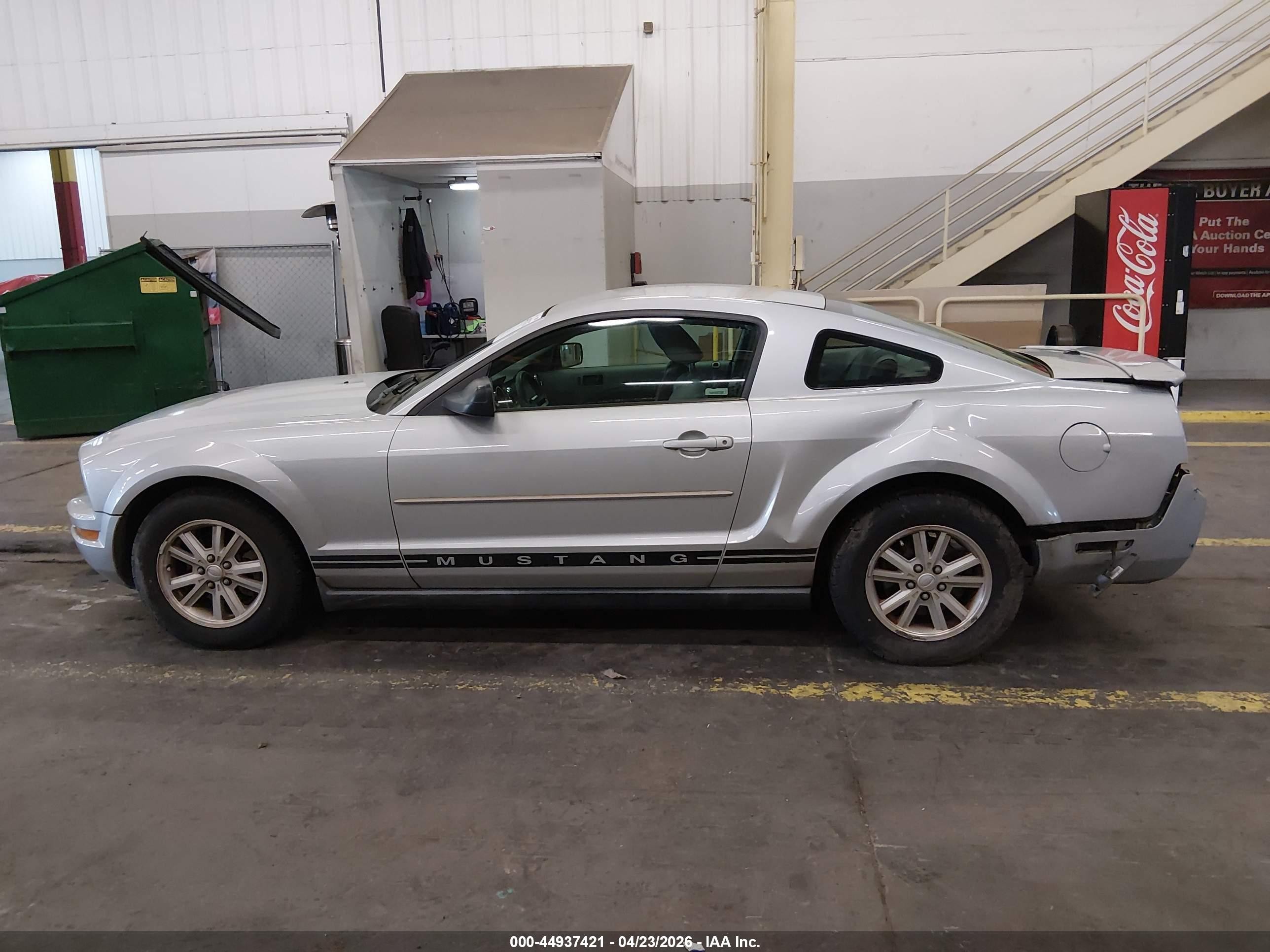 2007 Ford Mustang V6 Deluxe/v6 Premium Silver vin: 1ZVFT80N175322040