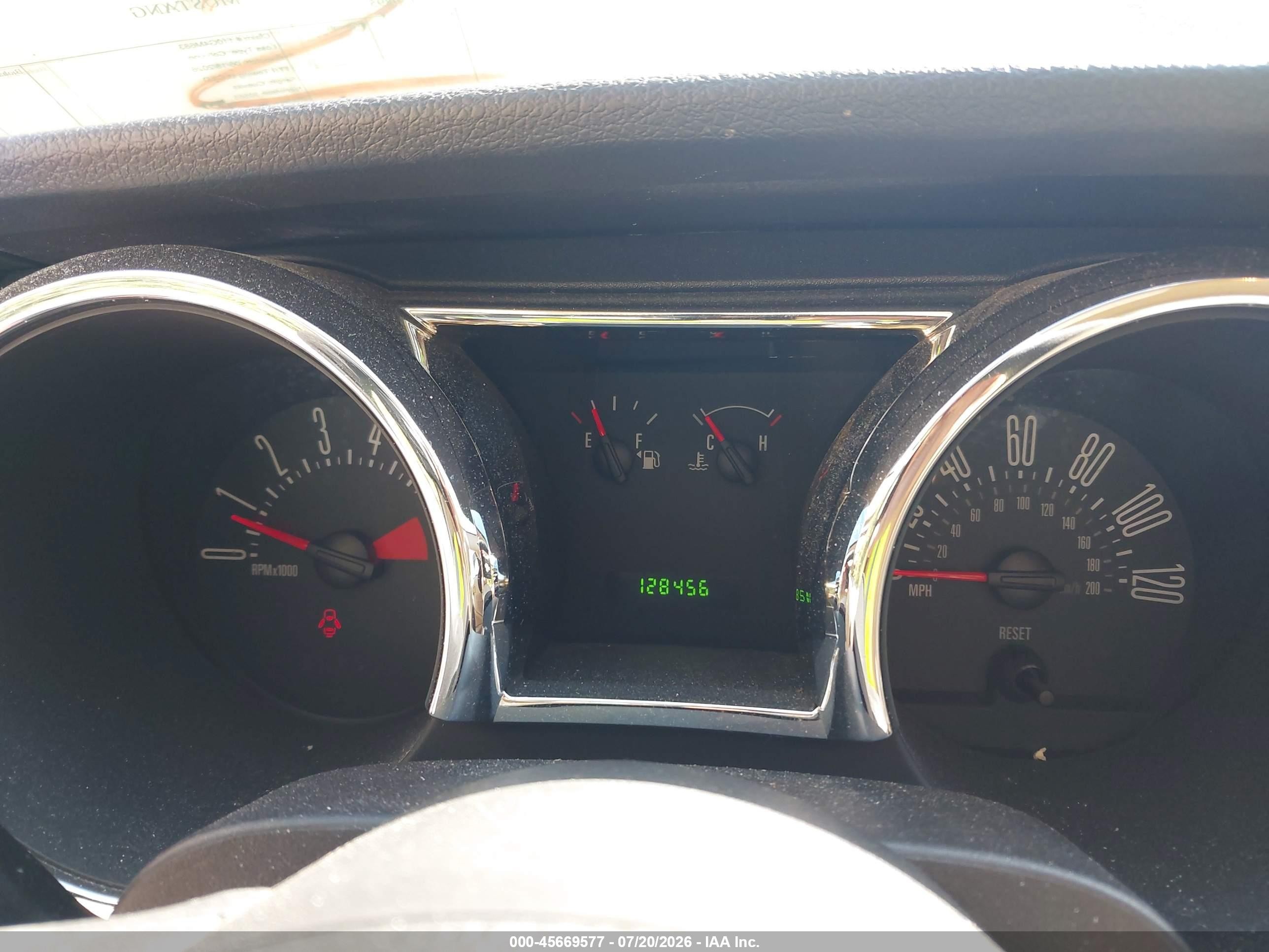2005 Ford Mustang V6 Deluxe/v6 Premium Red vin: 1ZVFT80N255159895