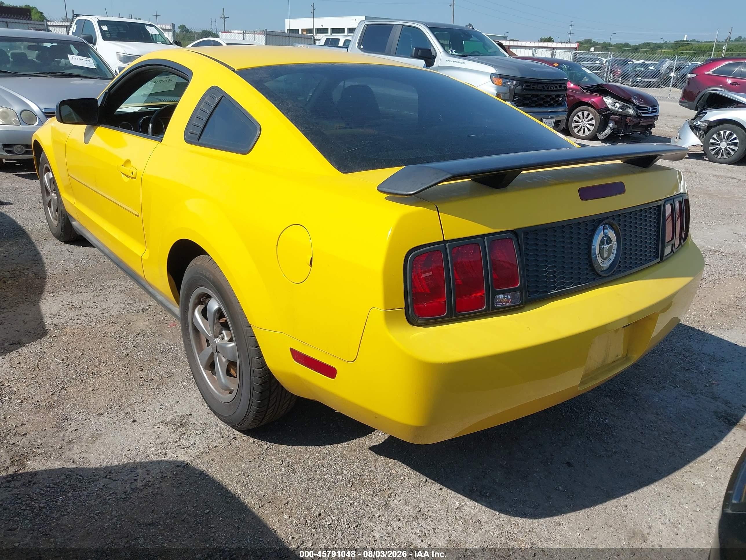 2006 Ford Mustang V6 Желтый vin: 1ZVFT80N265192834
