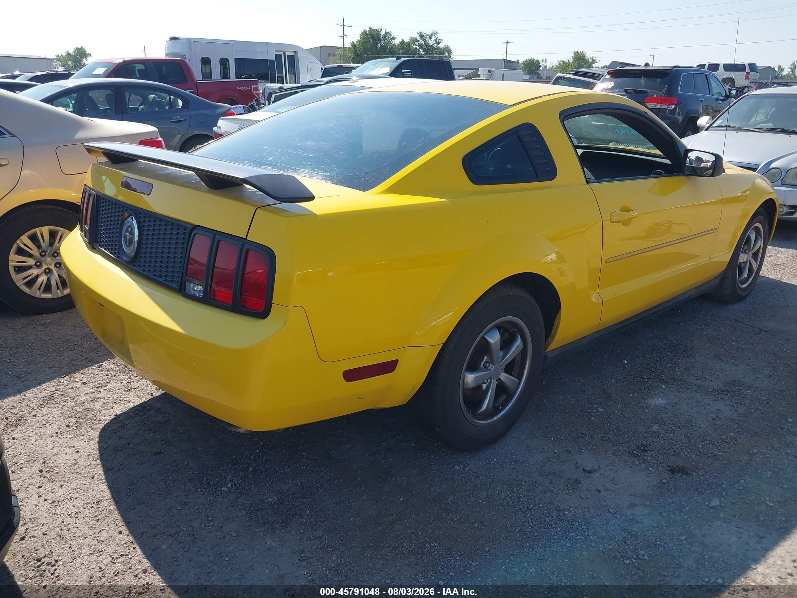 2006 Ford Mustang V6 Желтый vin: 1ZVFT80N265192834
