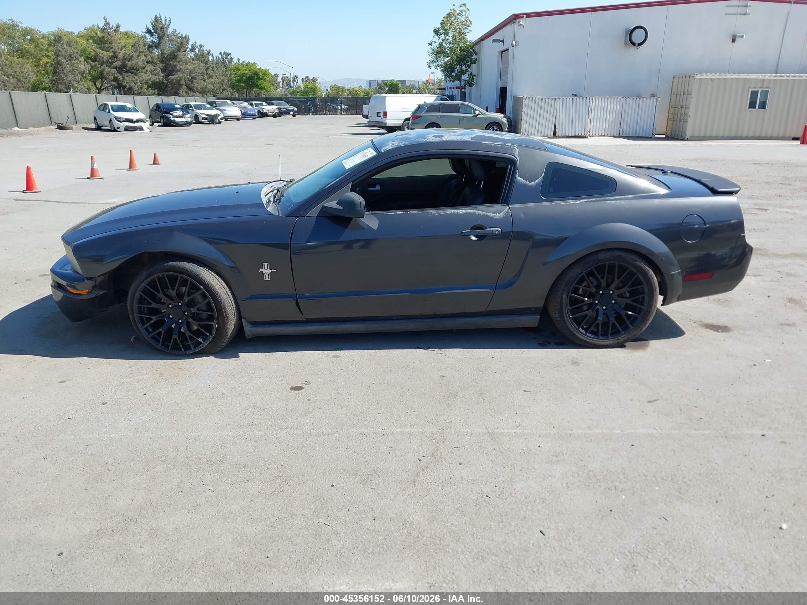 2007 Ford Mustang V6 Deluxe/v6 Premium Gray vin: 1ZVFT80N275283989