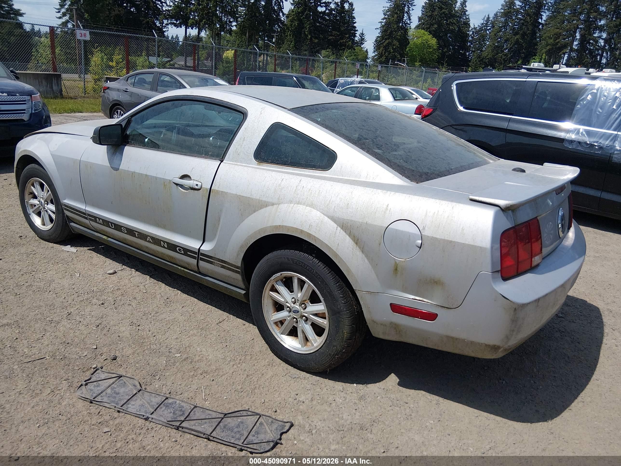 2007 Ford Mustang V6 Deluxe/v6 Premium Серебряный vin: 1ZVFT80N275341275