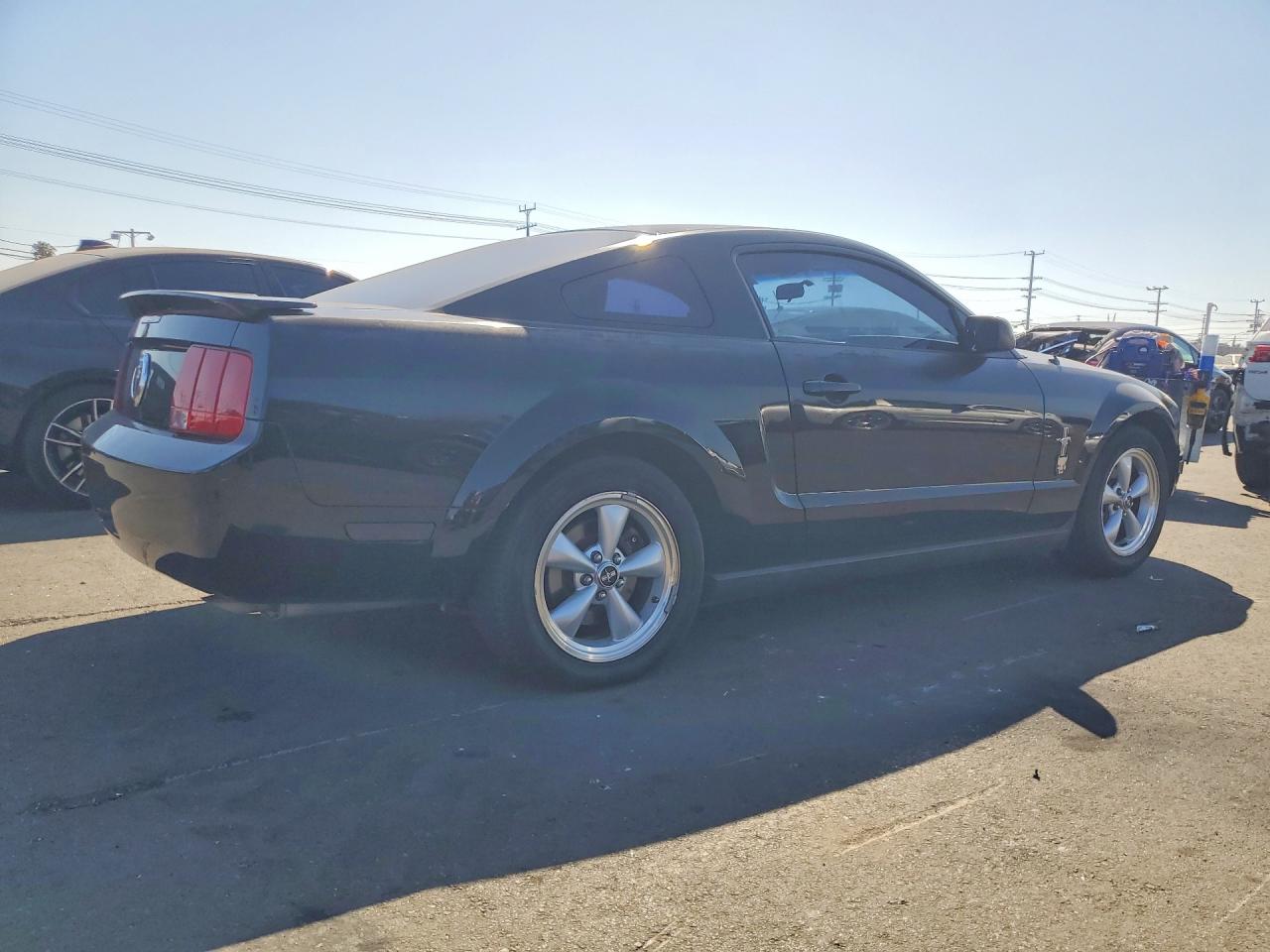 2007 Ford Mustang Black vin: 1ZVFT80N275357900