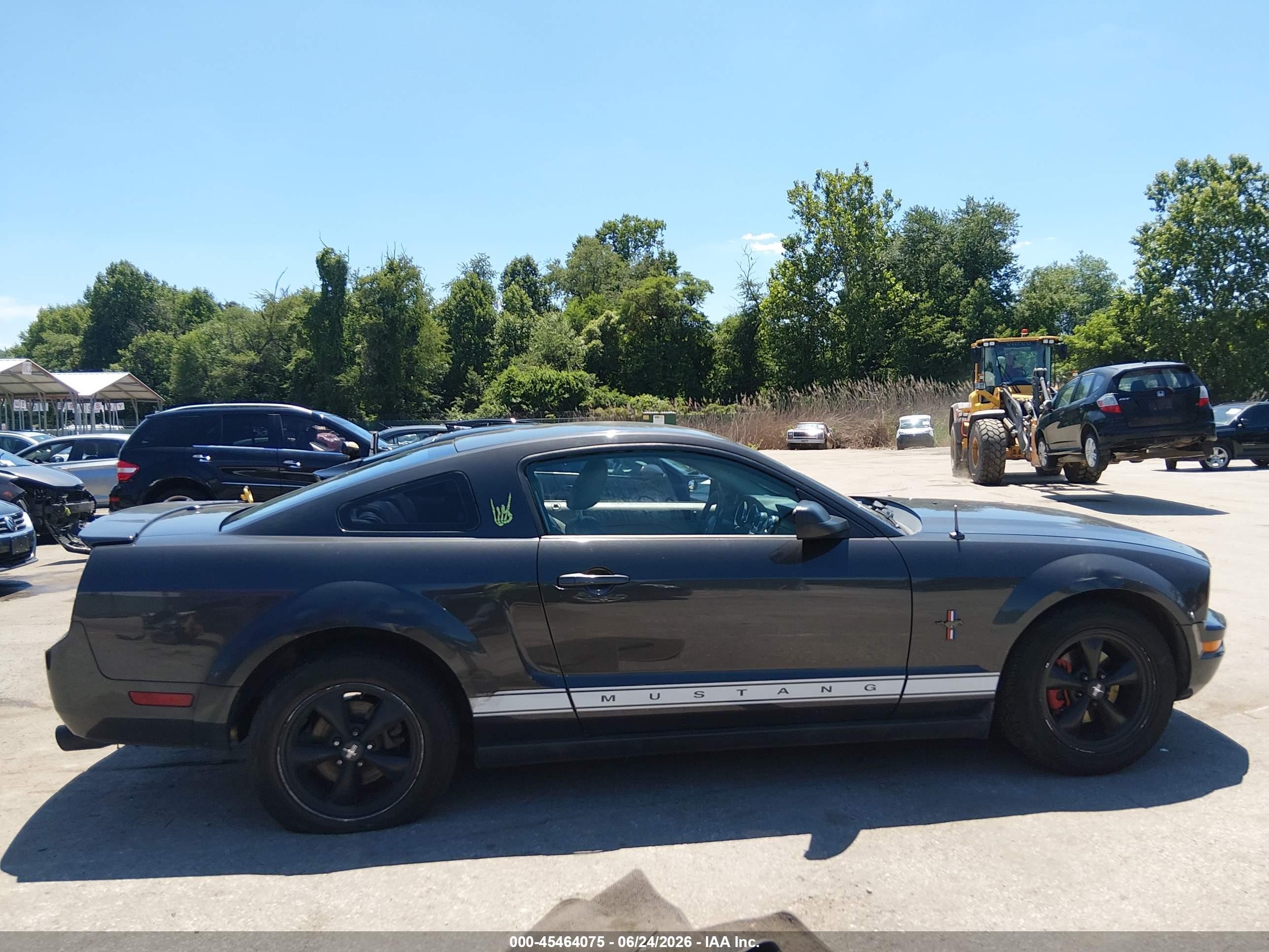 2007 Ford Mustang V6 Deluxe/v6 Premium Gray vin: 1ZVFT80N275359565