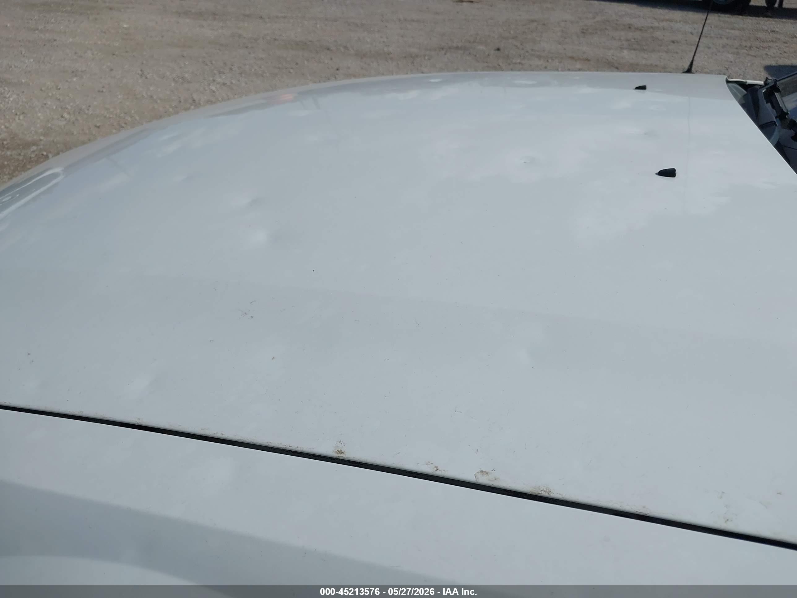 2005 Ford Mustang V6 Deluxe/v6 Premium White vin: 1ZVFT80N355109782