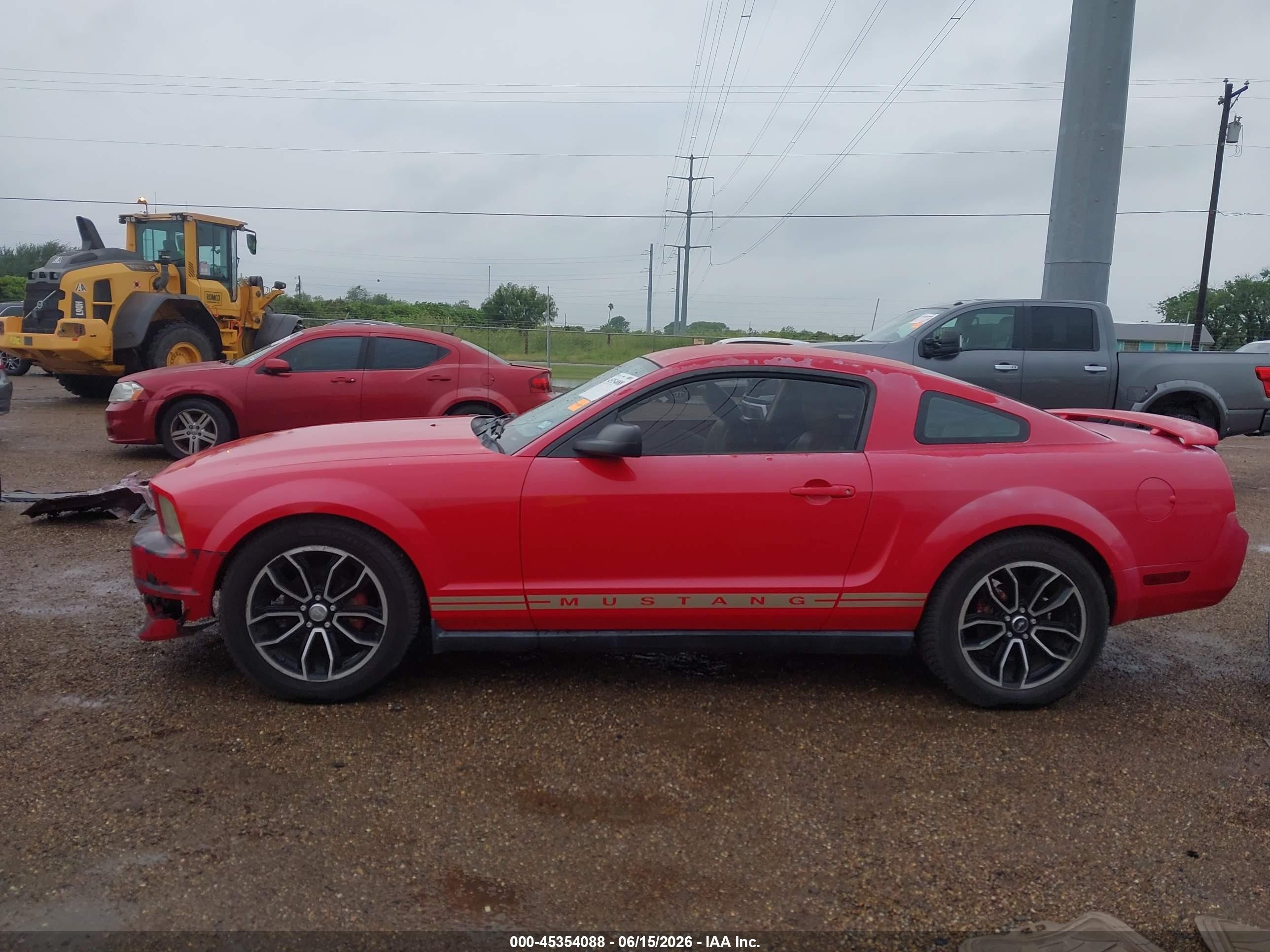 2005 Ford Mustang V6 Deluxe/v6 Premium Red vin: 1ZVFT80N355221434