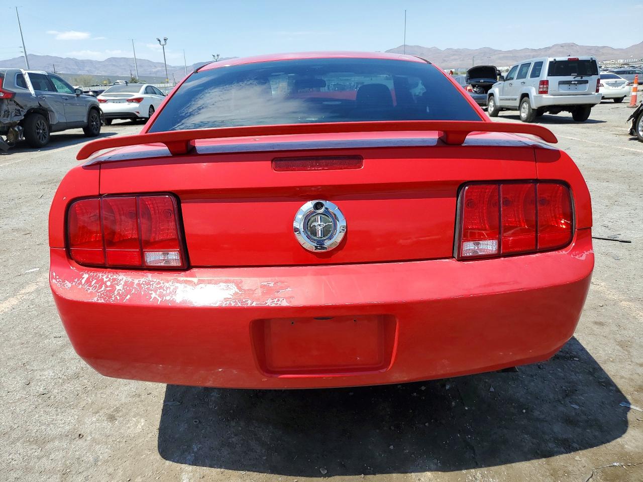 2006 Ford Mustang Red vin: 1ZVFT80N365166470