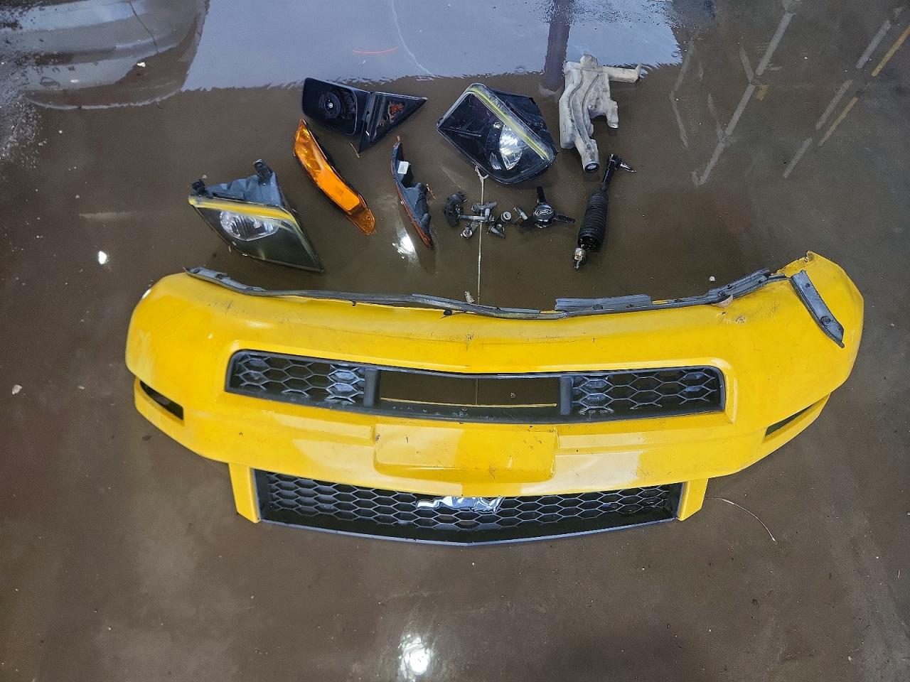 2006 Ford Mustang Yellow vin: 1ZVFT80N365207549