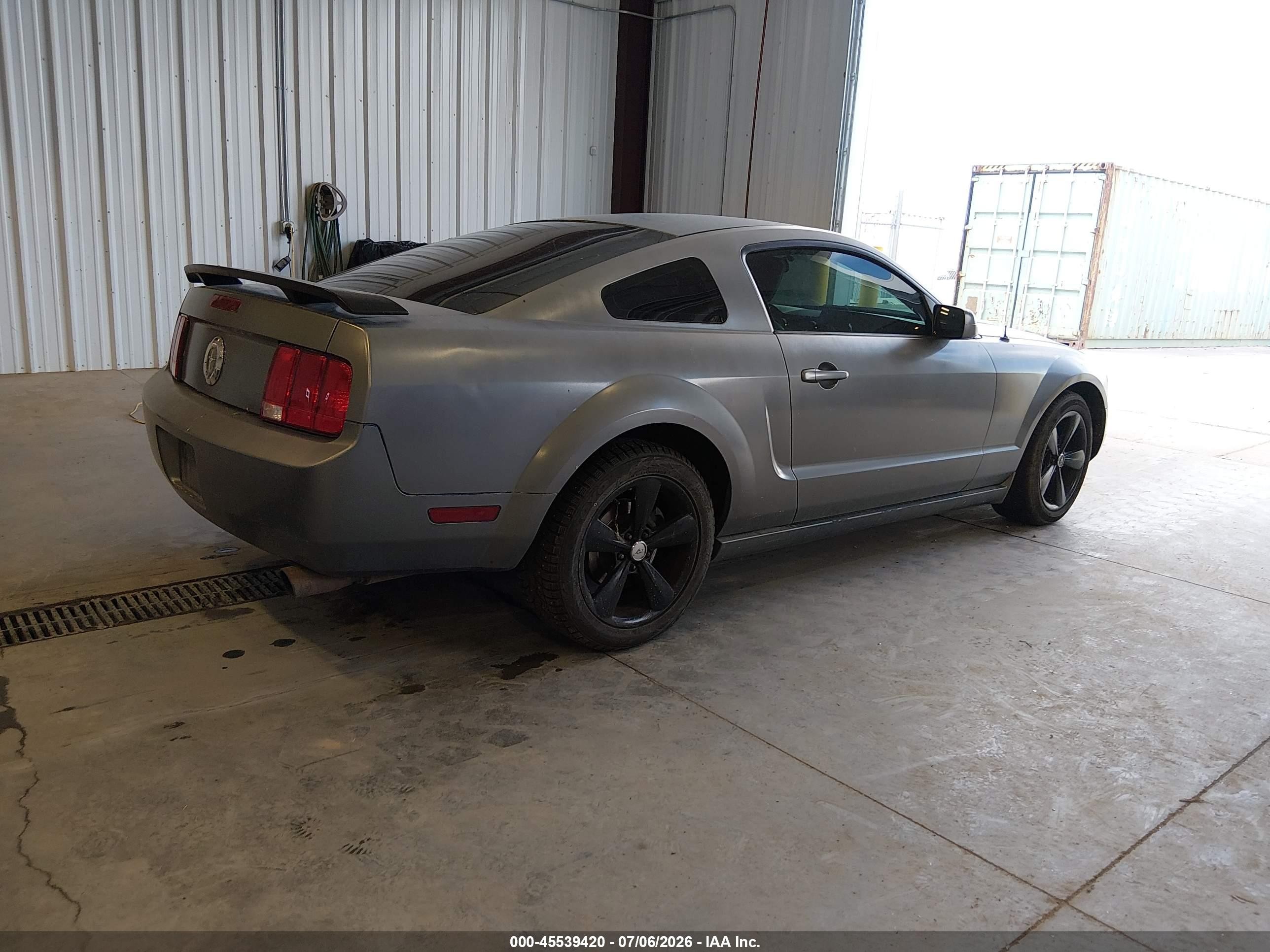 2007 Ford Mustang V6 Deluxe/v6 Premium Gray vin: 1ZVFT80N375258034