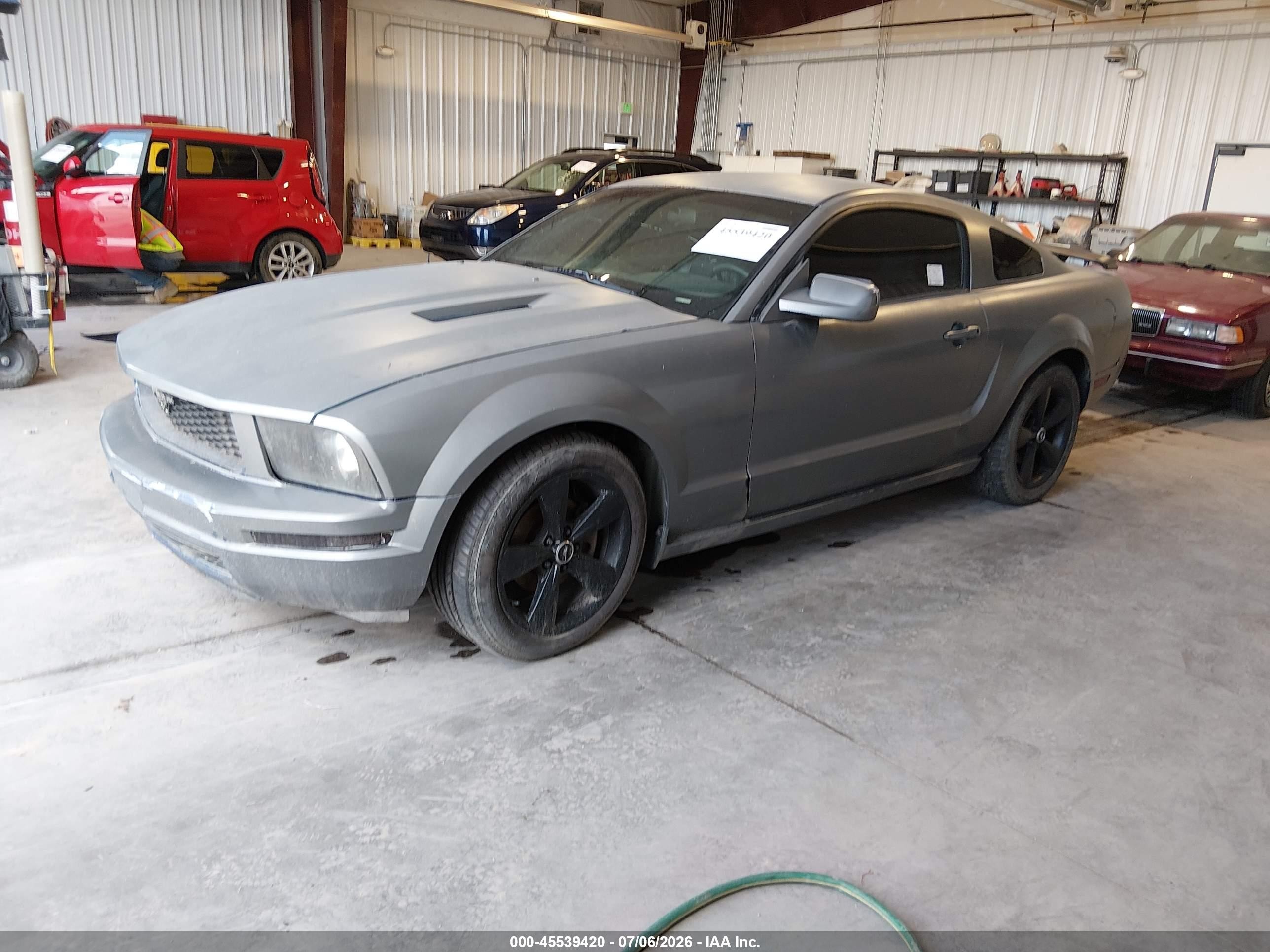 2007 Ford Mustang V6 Deluxe/v6 Premium Gray vin: 1ZVFT80N375258034