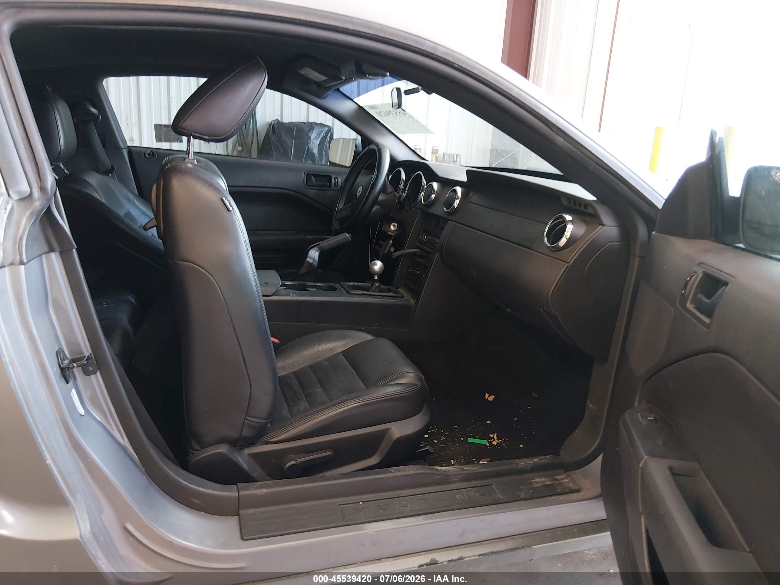 2007 Ford Mustang V6 Deluxe/v6 Premium Gray vin: 1ZVFT80N375258034