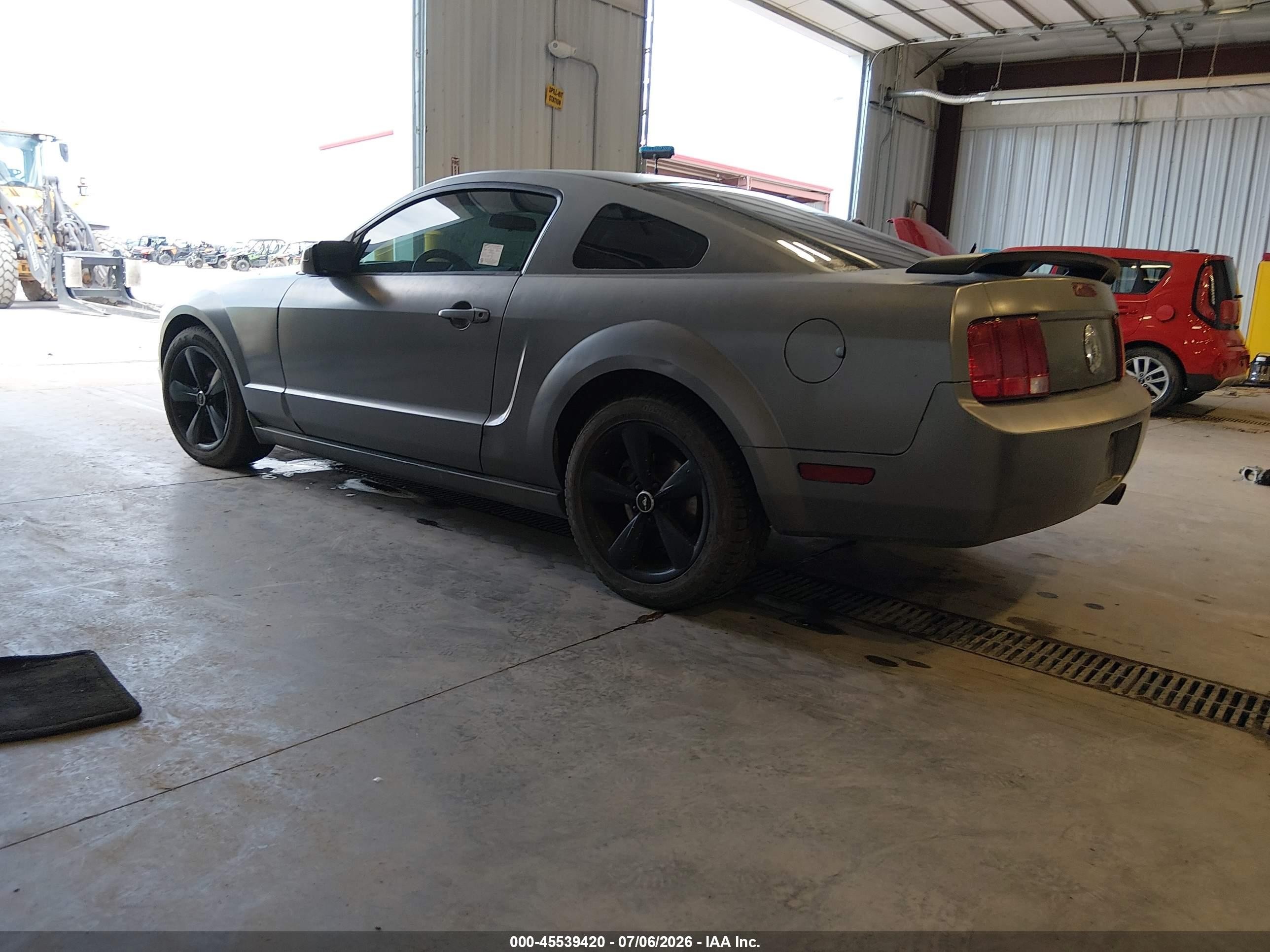 2007 Ford Mustang V6 Deluxe/v6 Premium Gray vin: 1ZVFT80N375258034