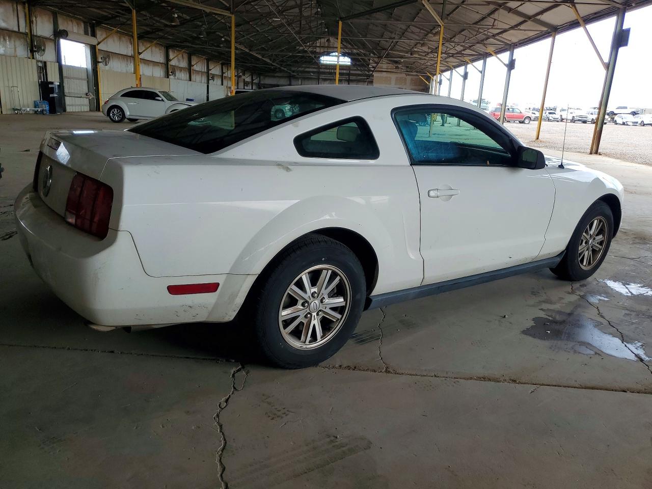 2007 Ford Mustang White vin: 1ZVFT80N375274072
