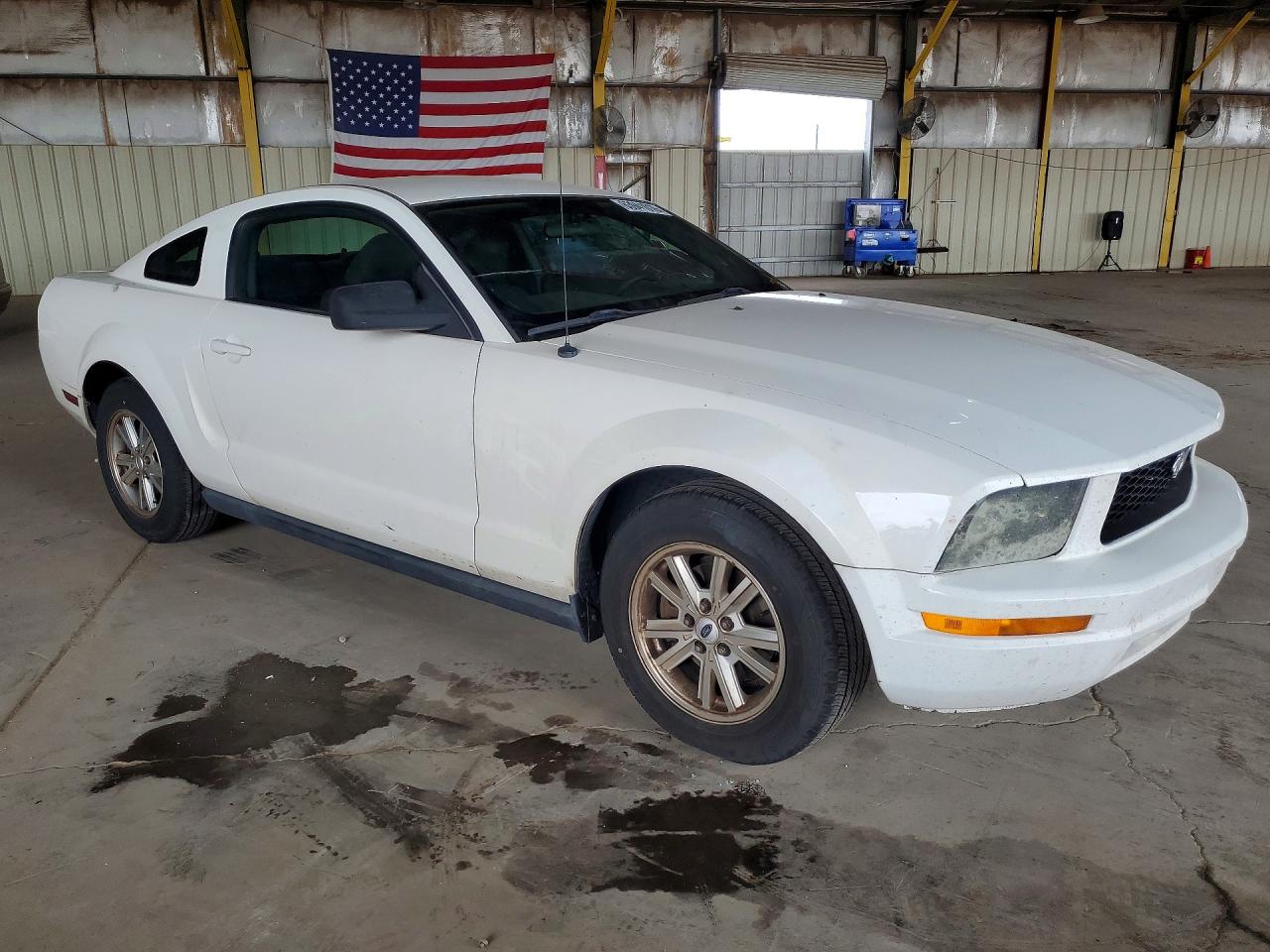 2007 Ford Mustang White vin: 1ZVFT80N375274072