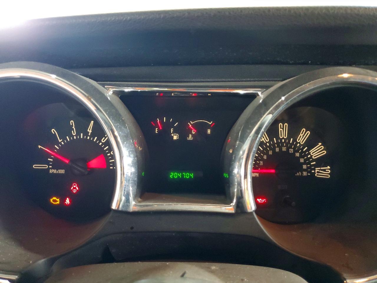 2007 Ford Mustang White vin: 1ZVFT80N375274072