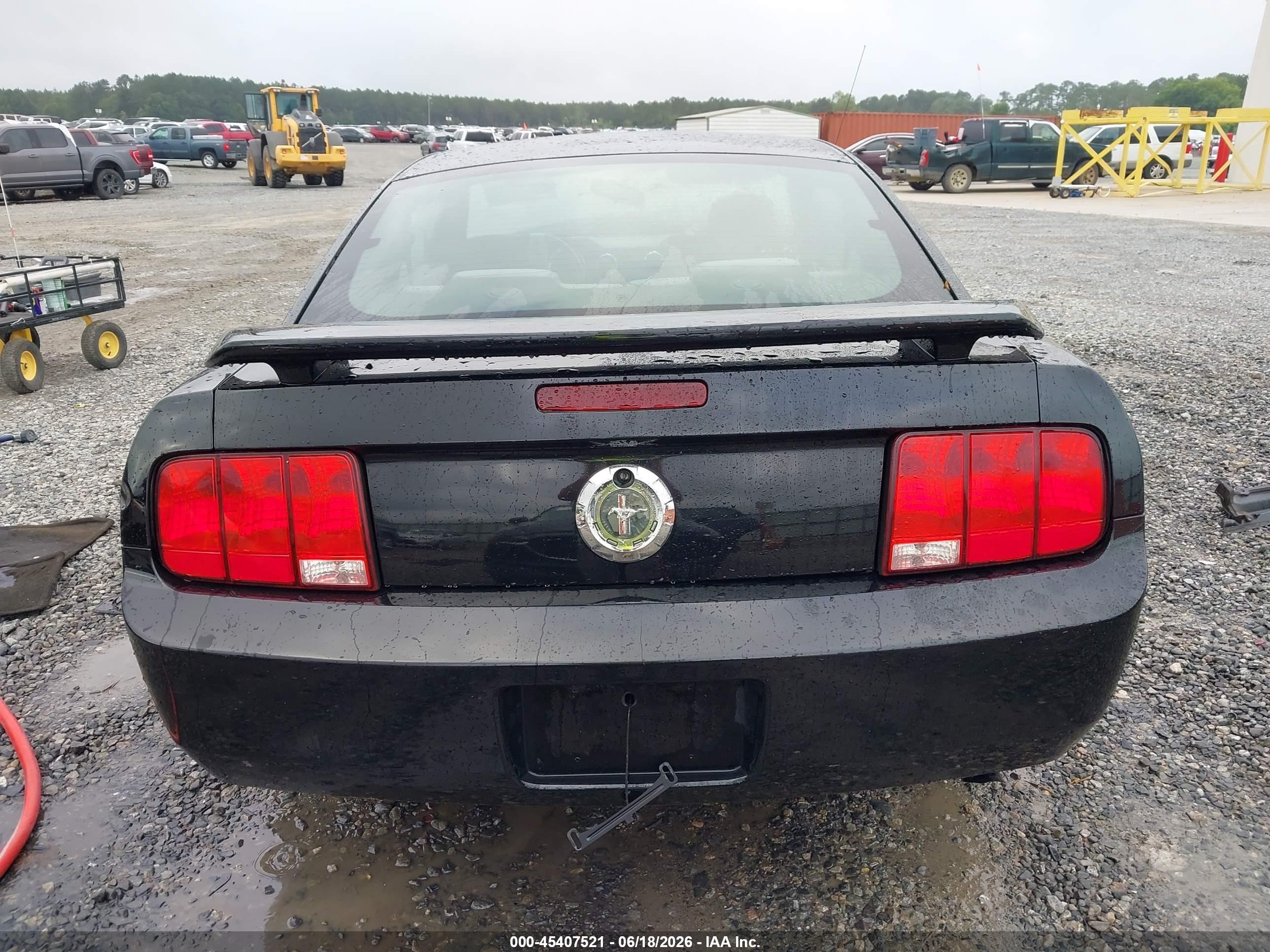 2007 Ford Mustang V6 Deluxe/v6 Premium Black vin: 1ZVFT80N375310293