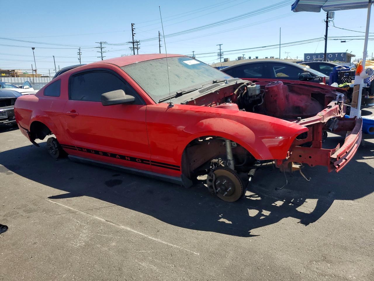2007 Ford Mustang Красный vin: 1ZVFT80N375364533