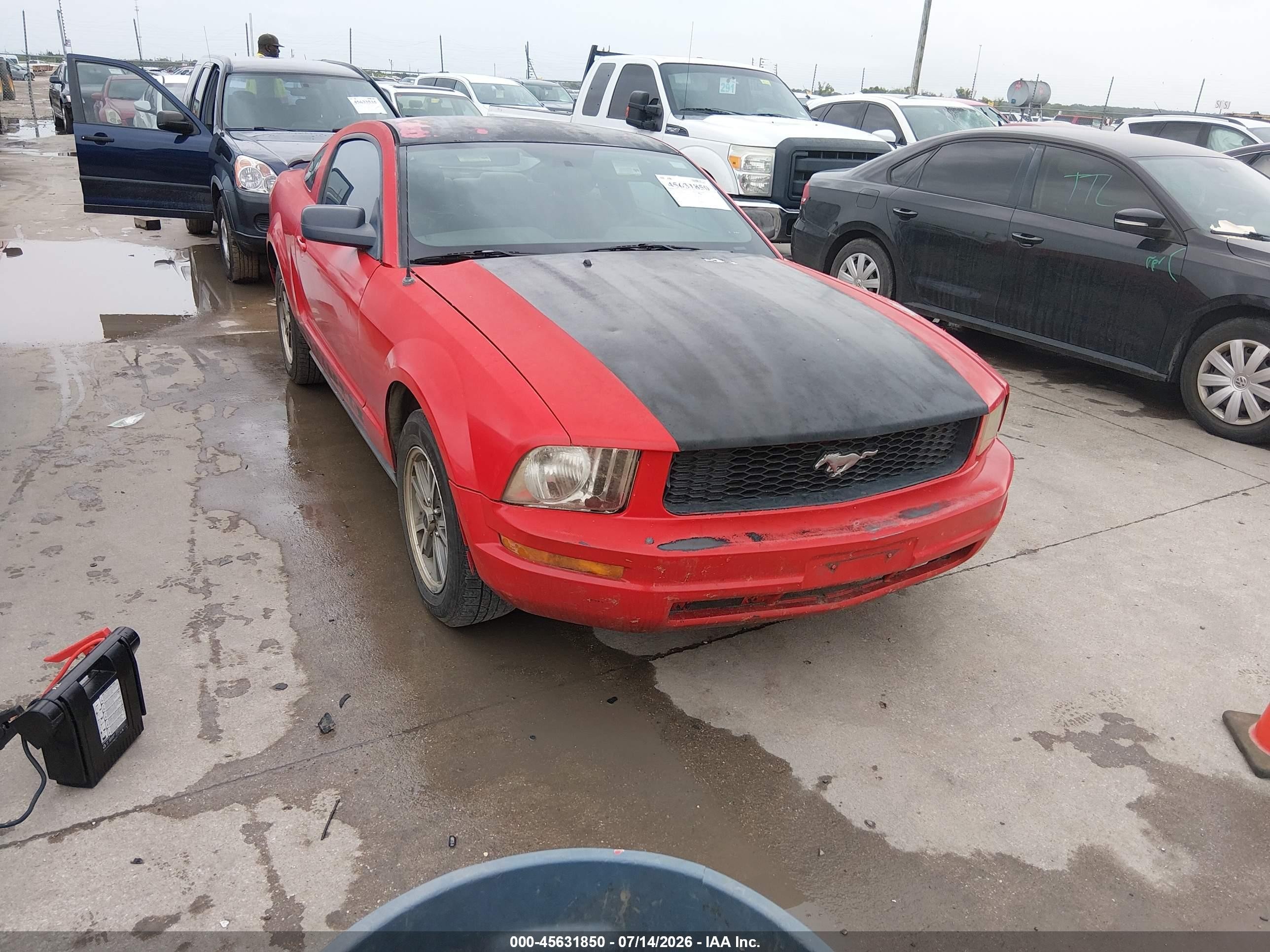 2005 Ford Mustang V6 Deluxe/v6 Premium Red vin: 1ZVFT80N455130124