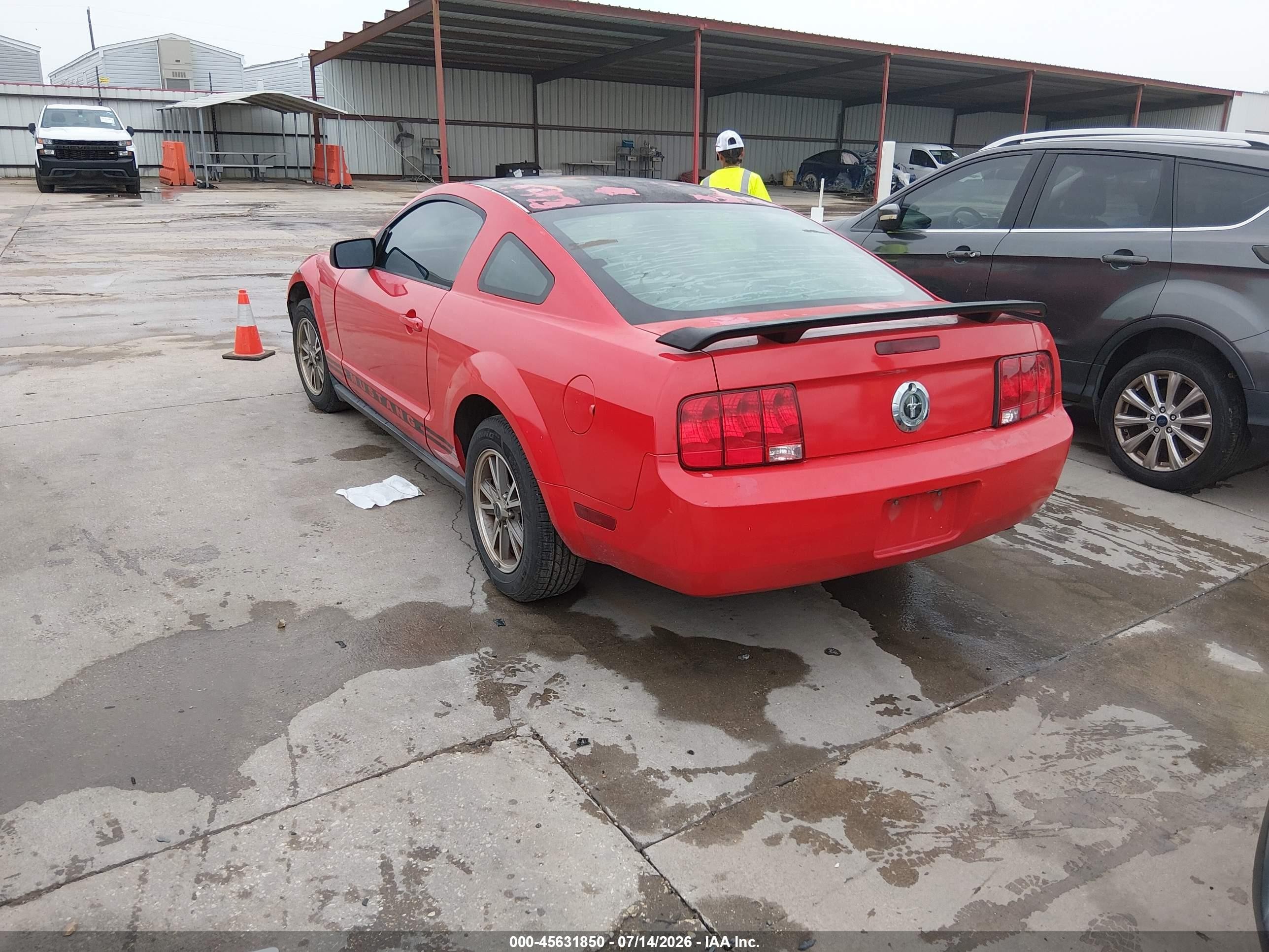 2005 Ford Mustang V6 Deluxe/v6 Premium Red vin: 1ZVFT80N455130124