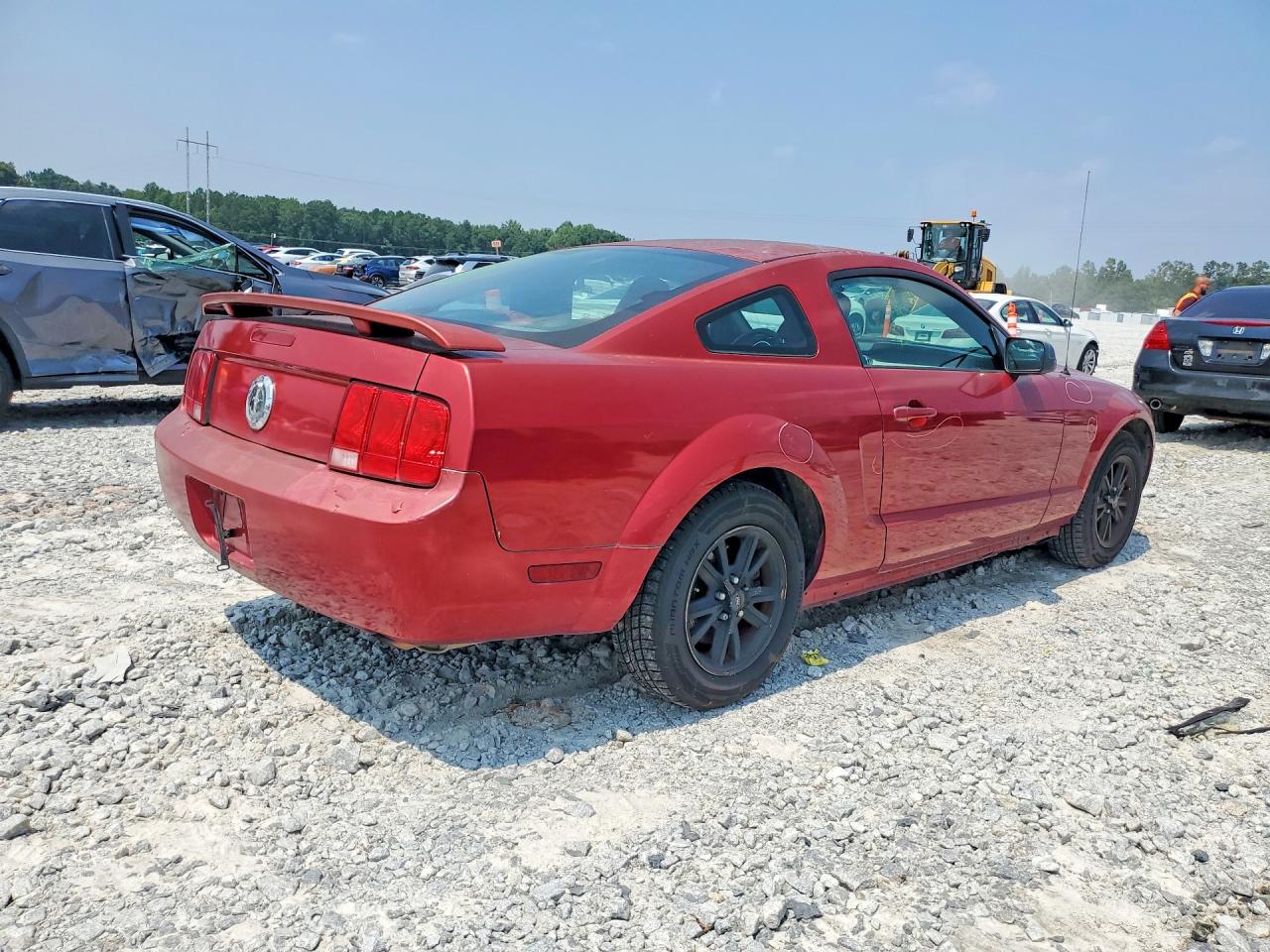 2005 Ford Mustang Red vin: 1ZVFT80N455147313
