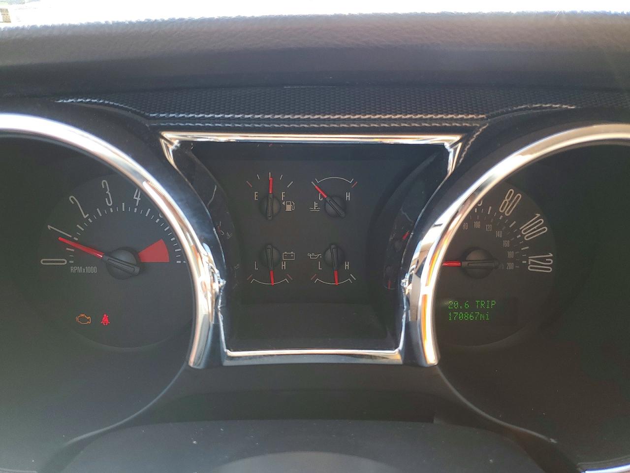 2007 Ford Mustang Red vin: 1ZVFT80N475238097