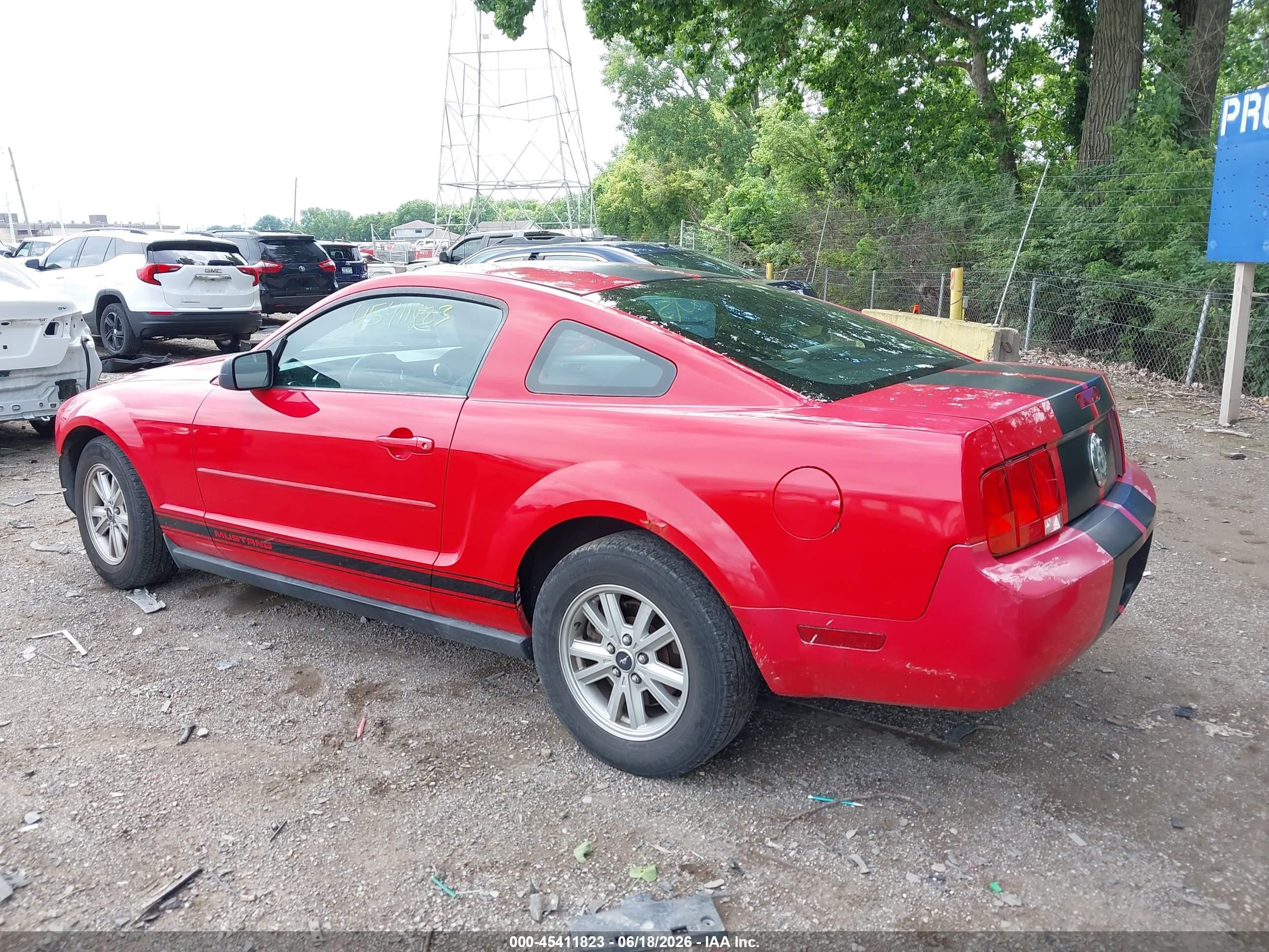 2007 Ford Mustang V6 Deluxe/v6 Premium Red vin: 1ZVFT80N475280883