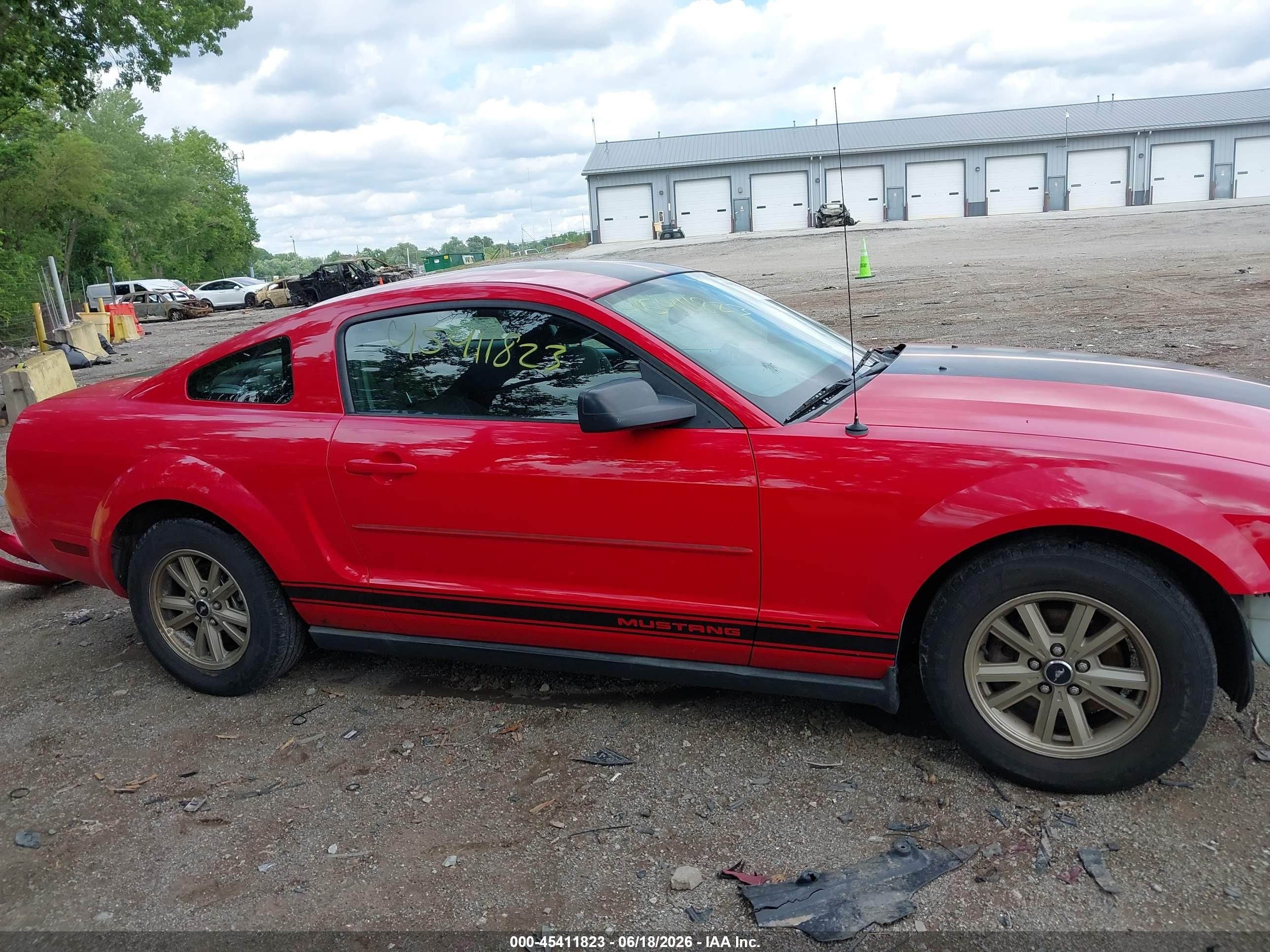 2007 Ford Mustang V6 Deluxe/v6 Premium Red vin: 1ZVFT80N475280883
