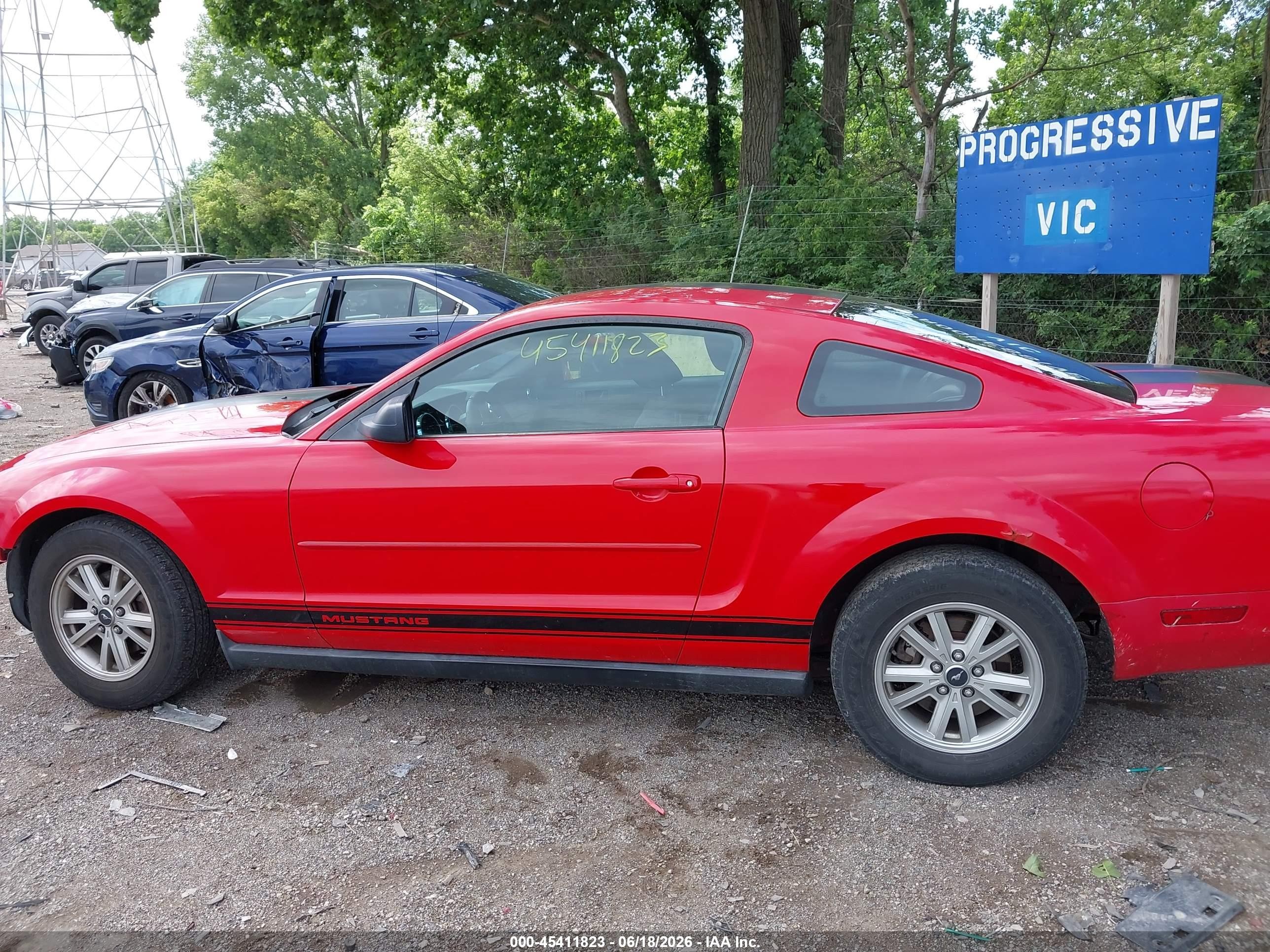 2007 Ford Mustang V6 Deluxe/v6 Premium Red vin: 1ZVFT80N475280883