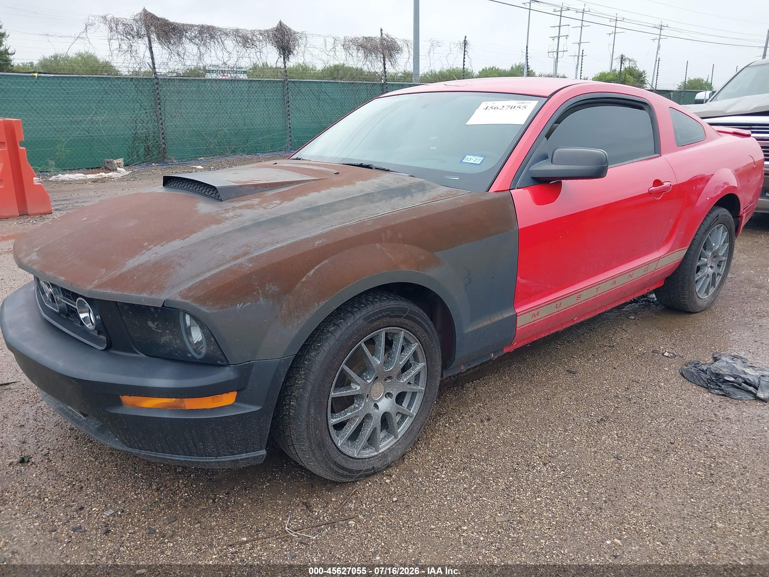 2007 Ford Mustang V6 Deluxe/v6 Premium Красный vin: 1ZVFT80N475285632