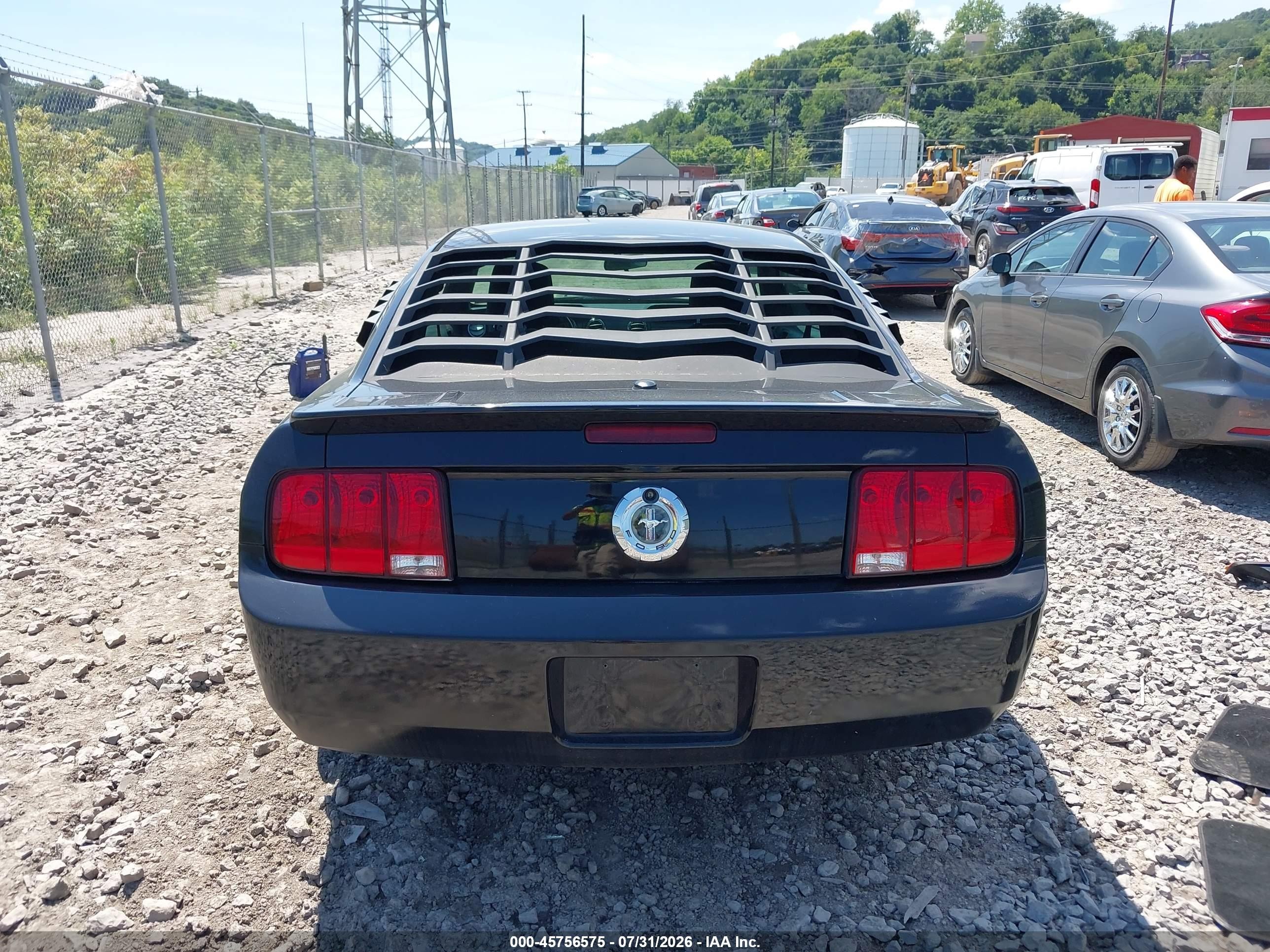 2007 Ford Mustang V6 Deluxe/v6 Premium Black vin: 1ZVFT80N475349717