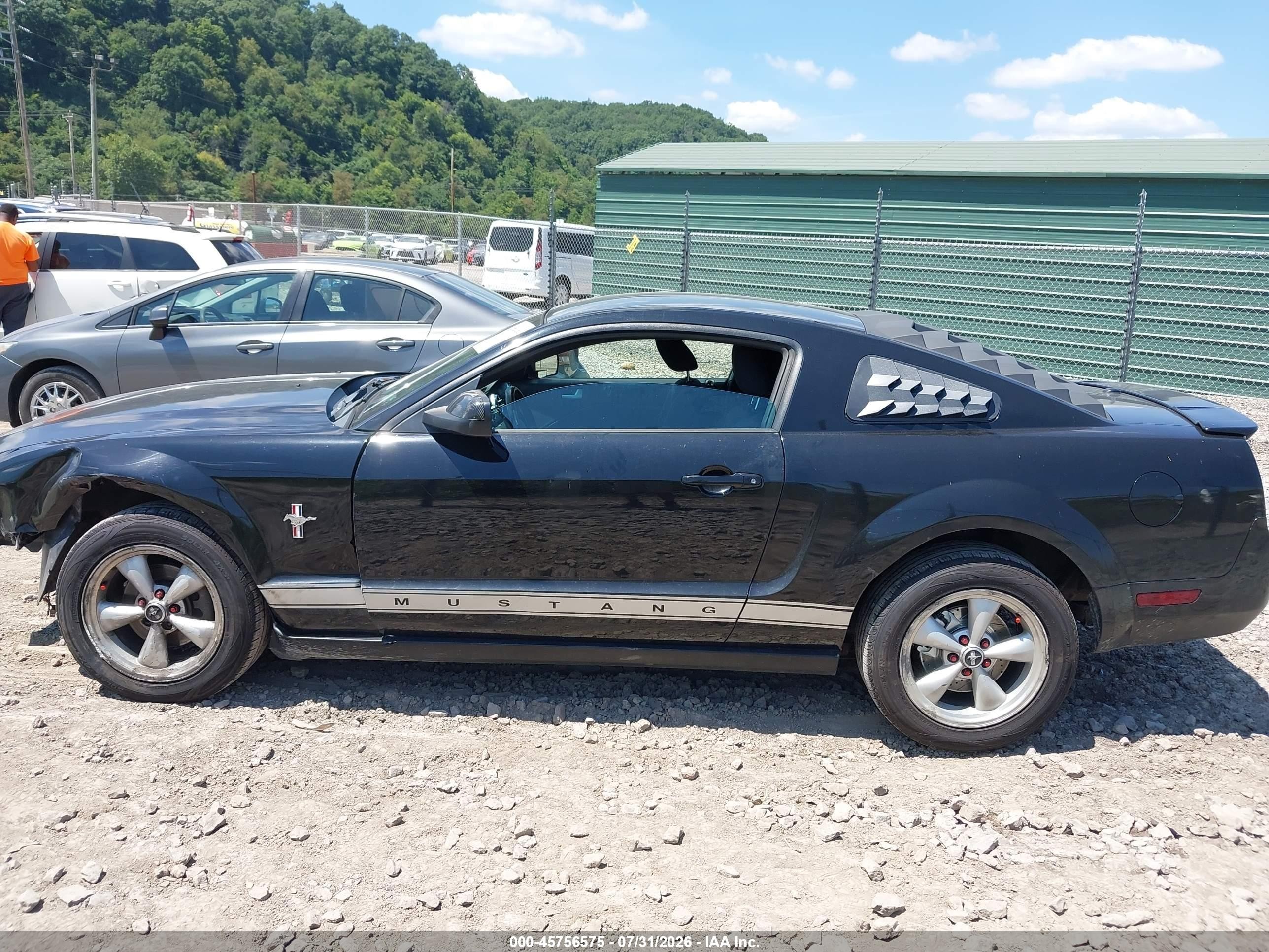 2007 Ford Mustang V6 Deluxe/v6 Premium Black vin: 1ZVFT80N475349717