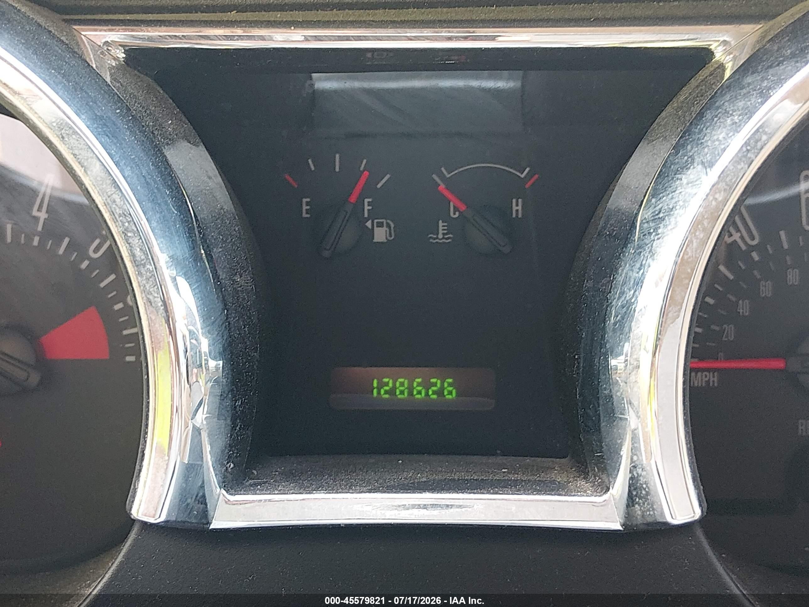 2007 Ford Mustang V6 Deluxe/v6 Premium Белый vin: 1ZVFT80N475351984