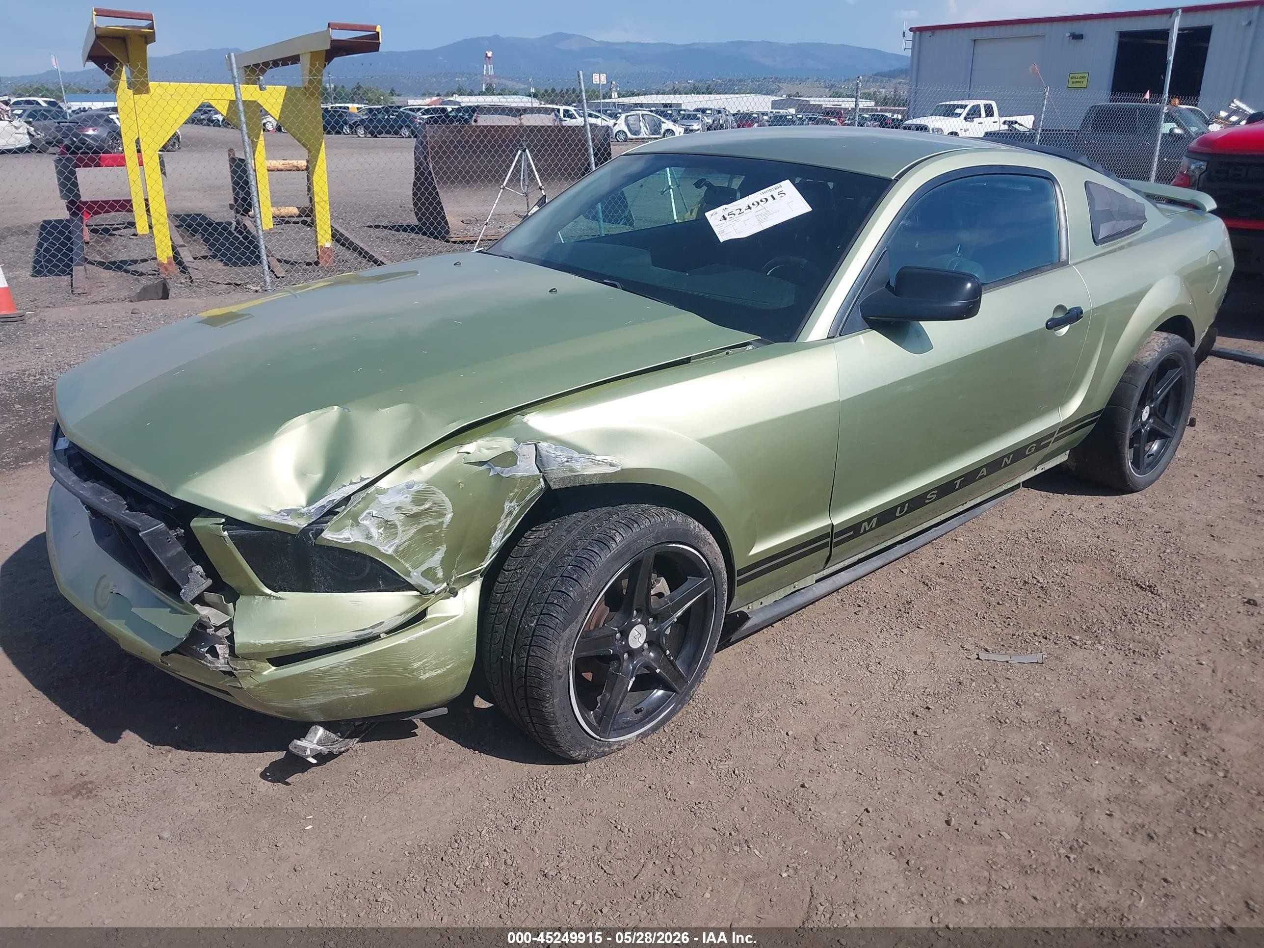 2005 Ford Mustang V6 Deluxe/v6 Premium Green vin: 1ZVFT80N555239207
