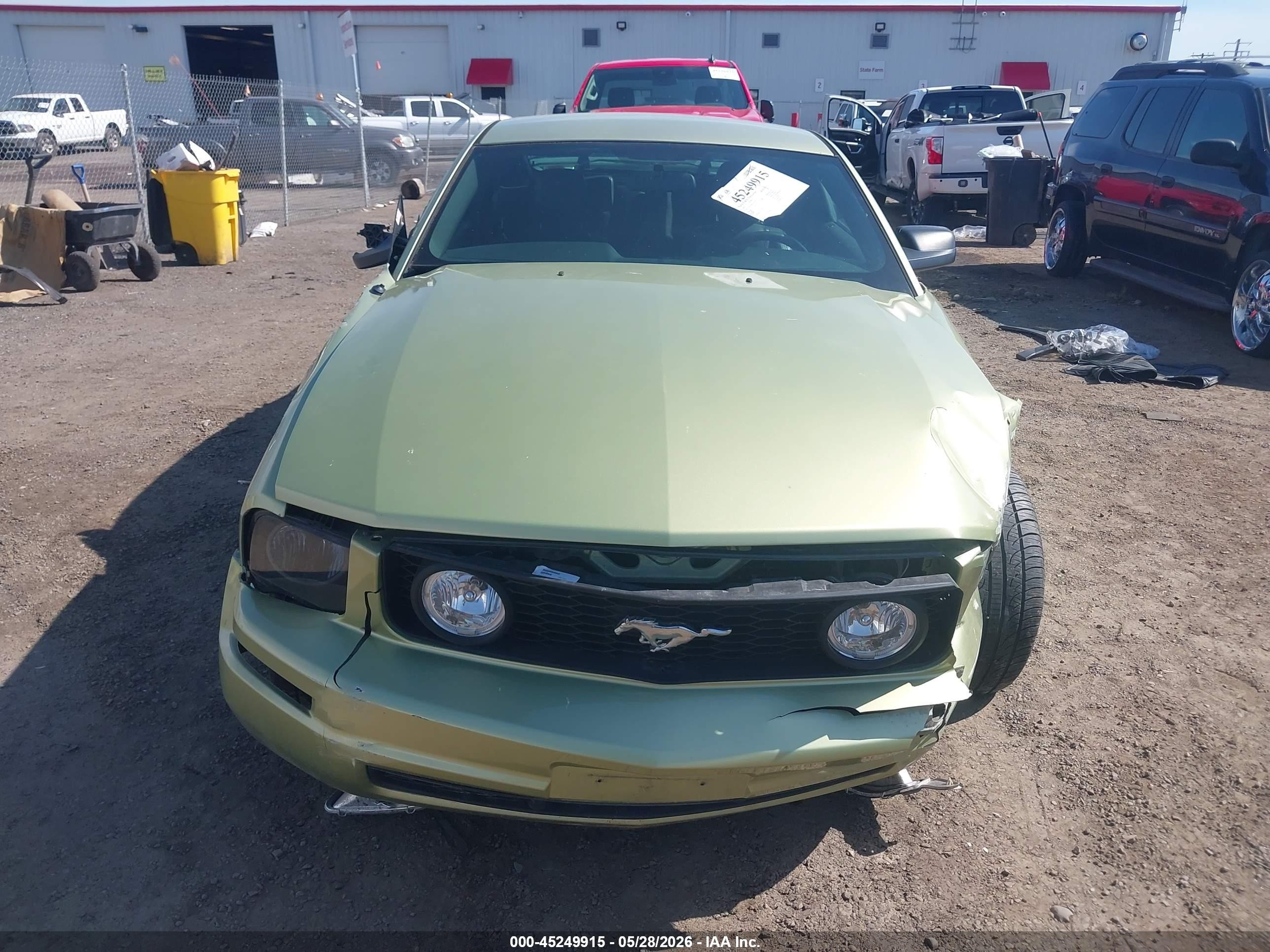 2005 Ford Mustang V6 Deluxe/v6 Premium Green vin: 1ZVFT80N555239207