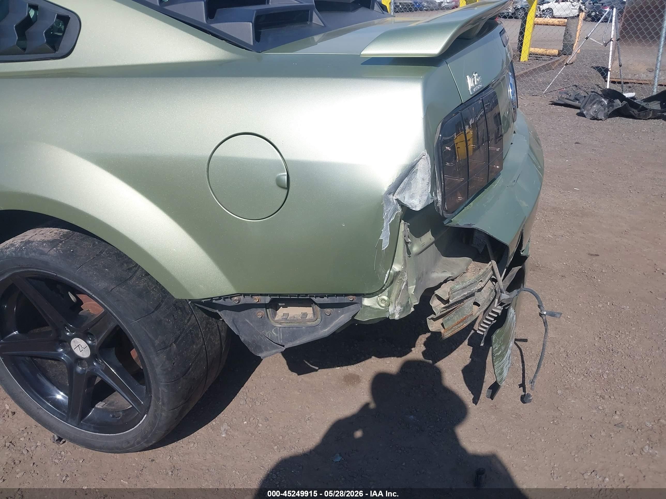 2005 Ford Mustang V6 Deluxe/v6 Premium Green vin: 1ZVFT80N555239207