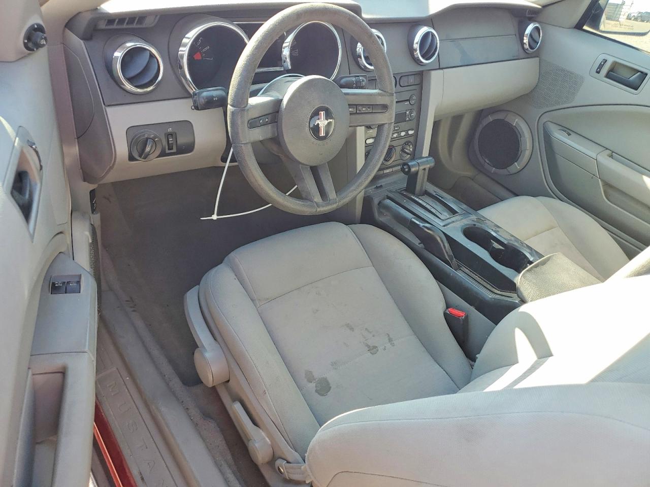 2006 Ford Mustang Maroon vin: 1ZVFT80N565149265