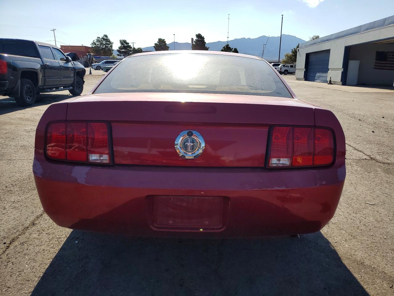2006 Ford Mustang Maroon vin: 1ZVFT80N565149265