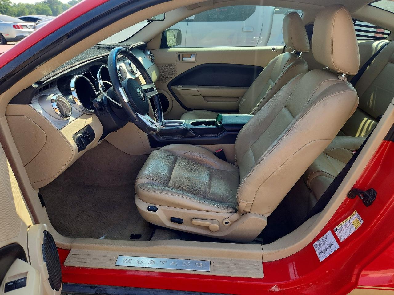 2006 Ford Mustang Red vin: 1ZVFT80N565175669