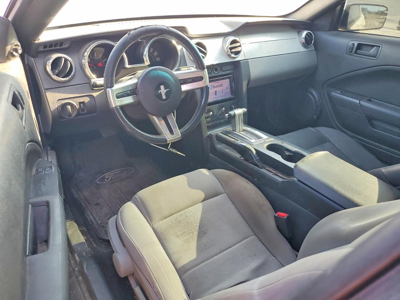 2006 Ford Mustang White vin: 1ZVFT80N565247308