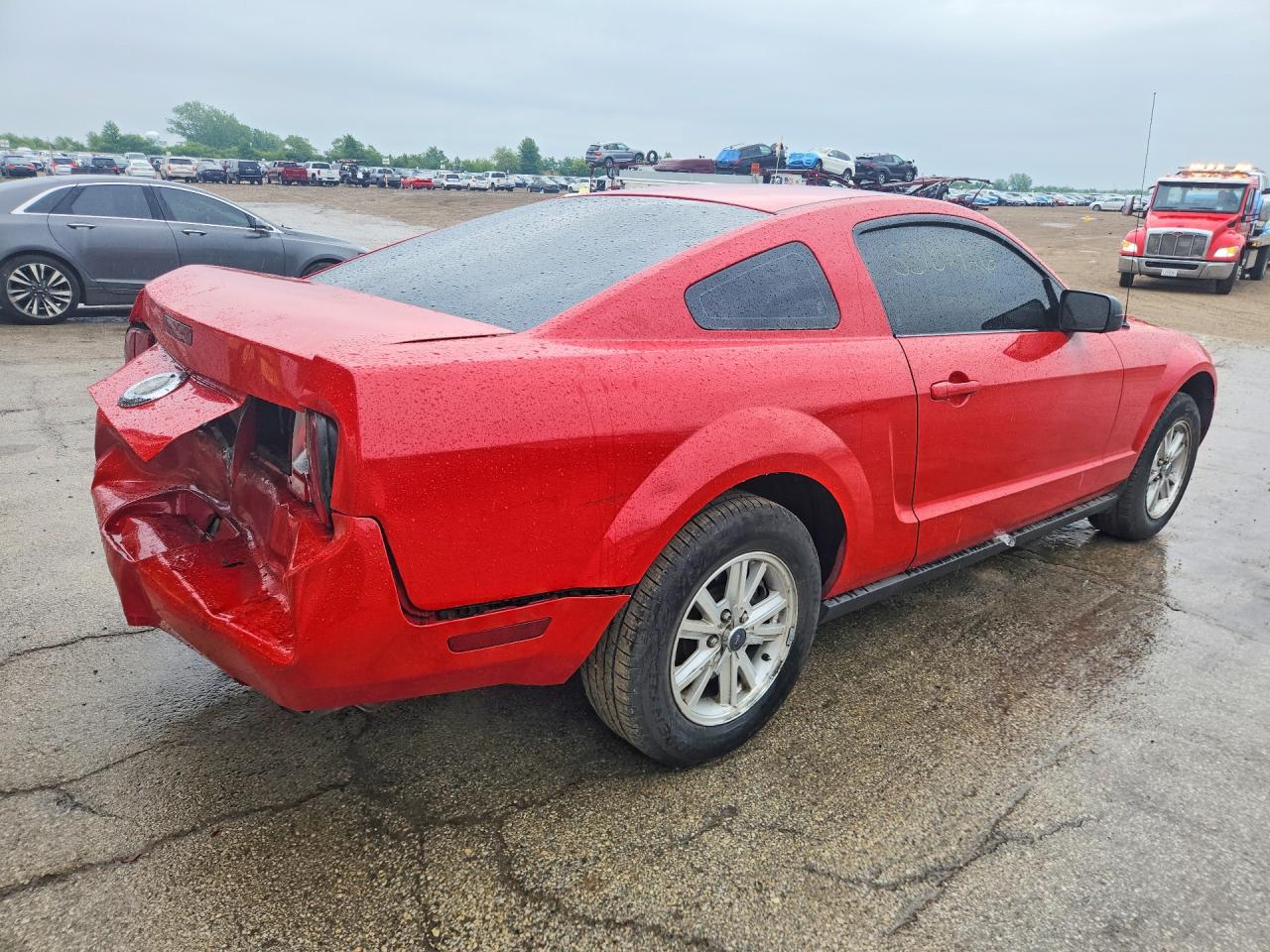 2007 Ford Mustang Red vin: 1ZVFT80N575236035