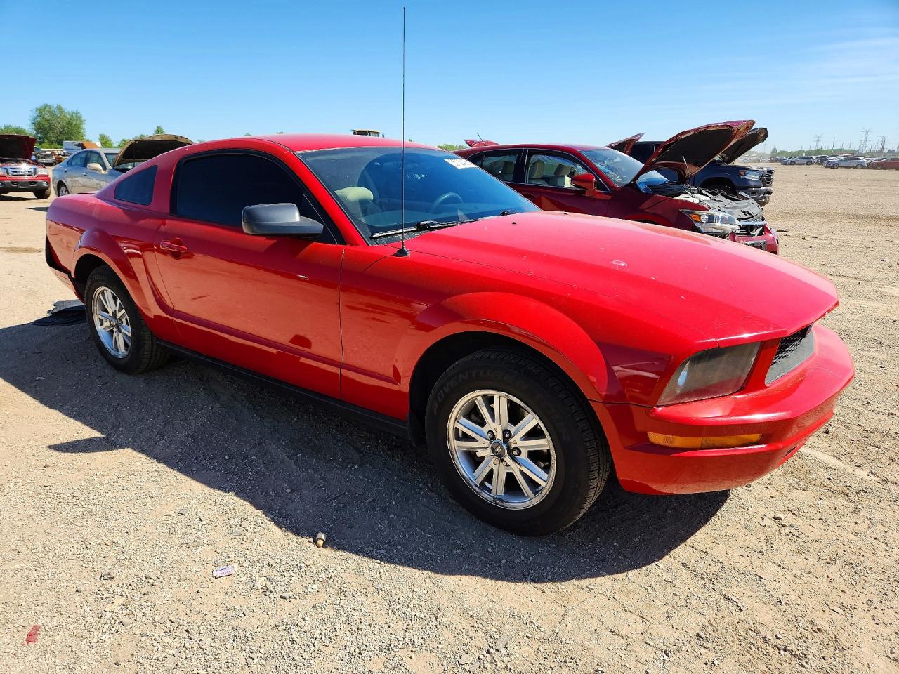 2007 Ford Mustang Red vin: 1ZVFT80N575236035