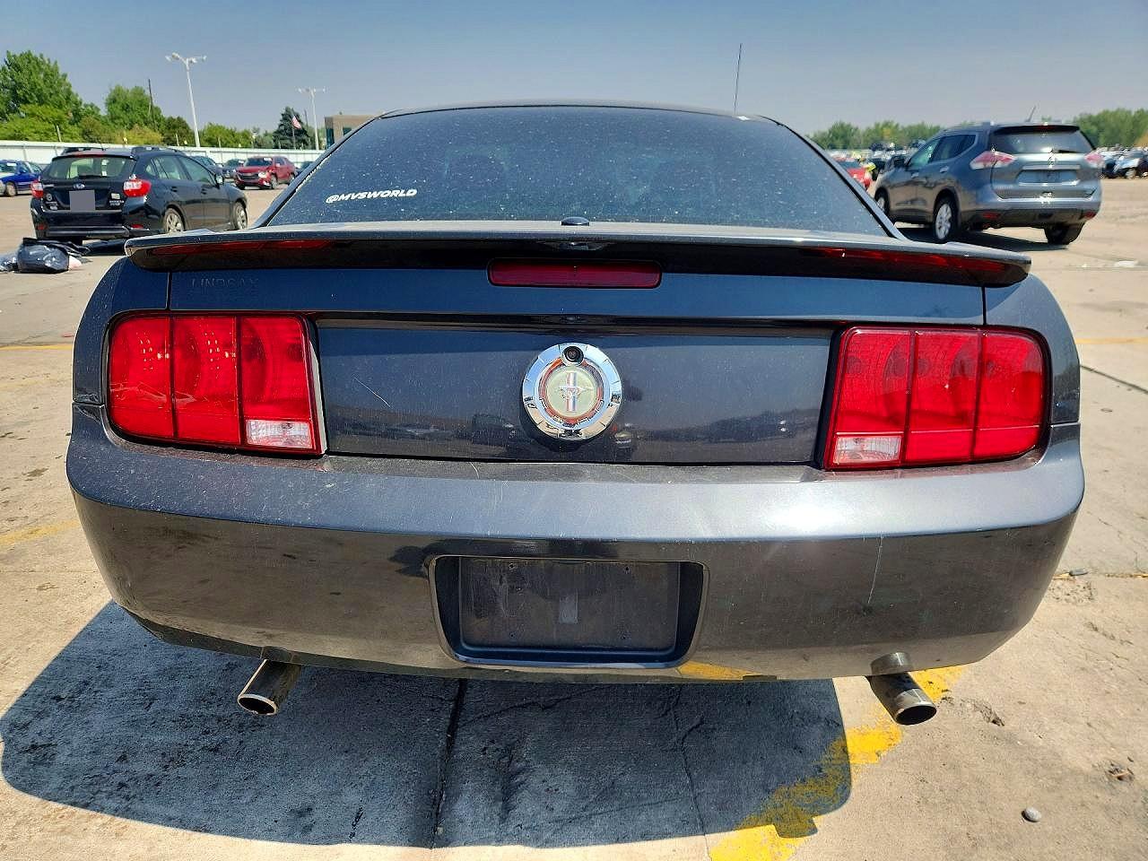 2007 Ford Mustang Серый vin: 1ZVFT80N575250839