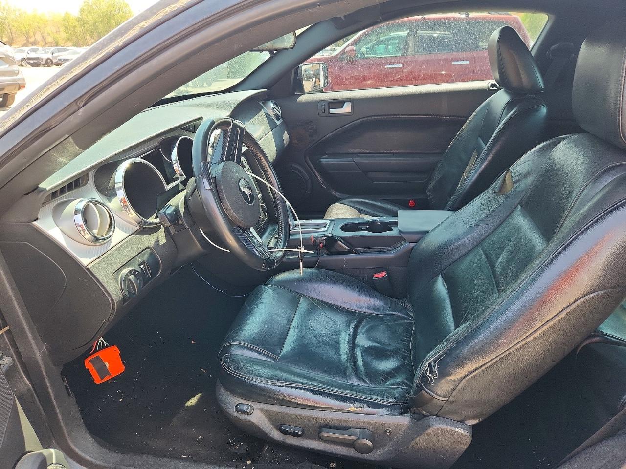 2007 Ford Mustang Серый vin: 1ZVFT80N575250839