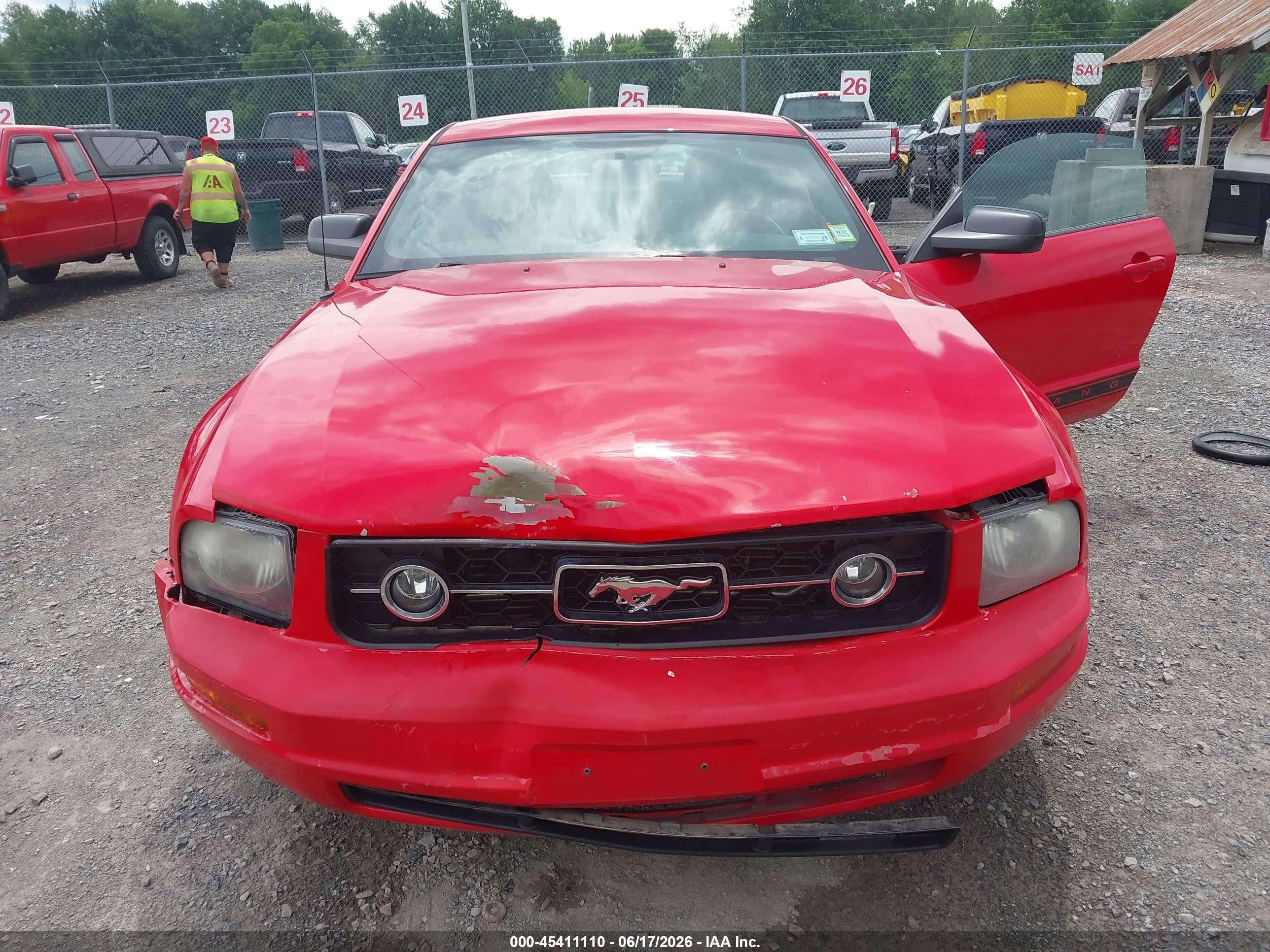 2007 Ford Mustang V6 Deluxe/v6 Premium Red vin: 1ZVFT80N575356790