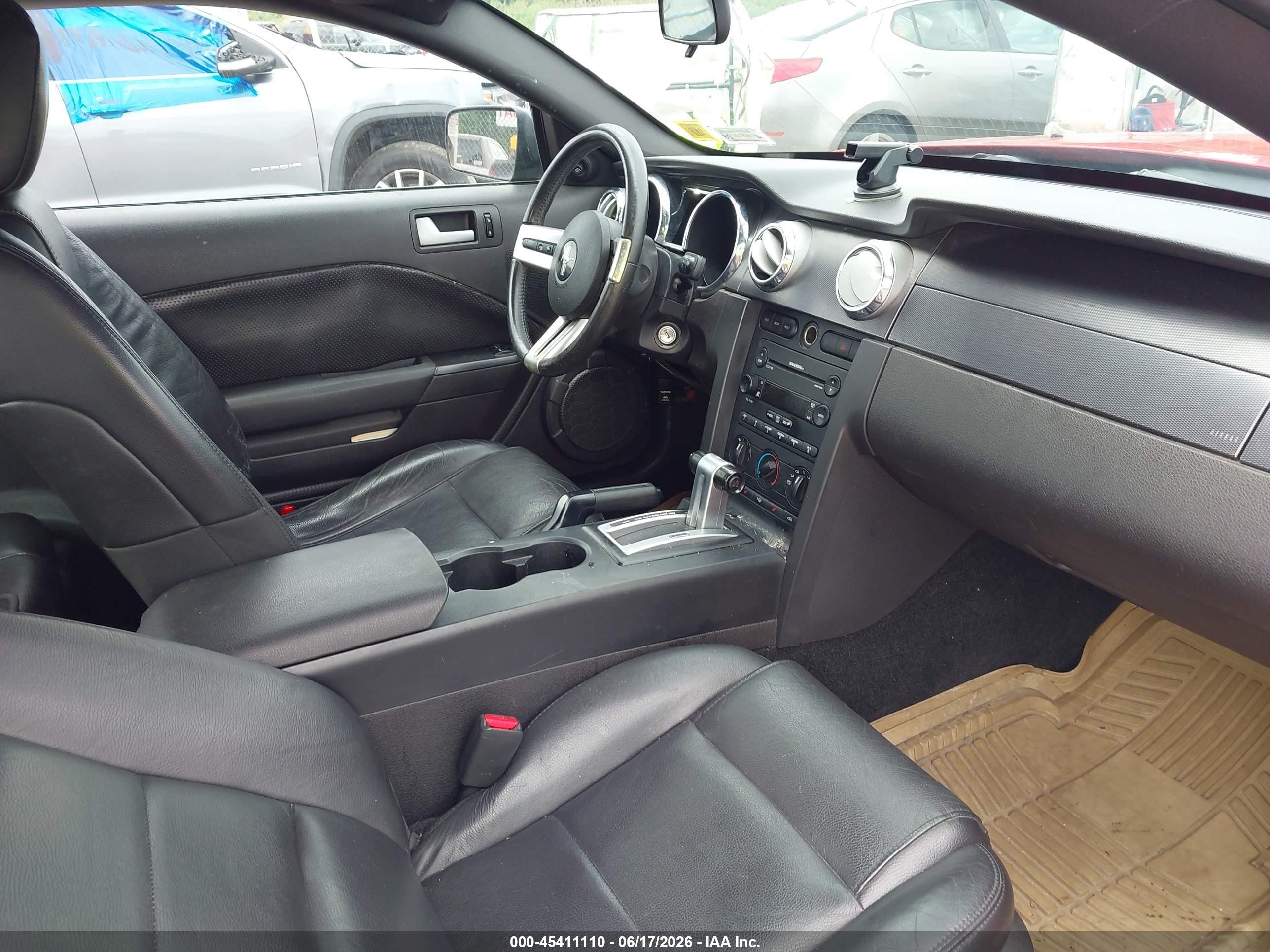 2007 Ford Mustang V6 Deluxe/v6 Premium Red vin: 1ZVFT80N575356790
