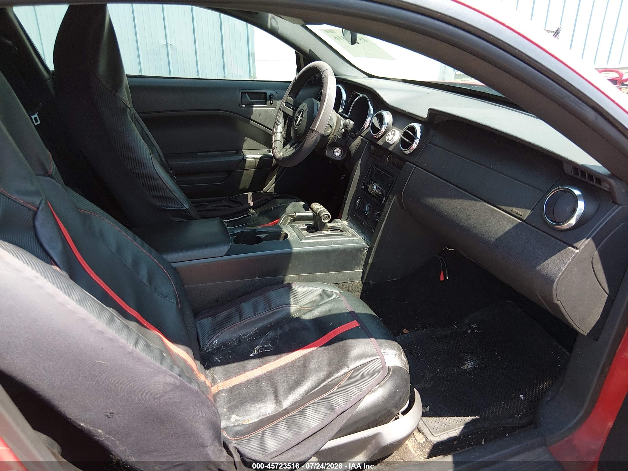 2005 Ford Mustang V6 Deluxe/v6 Premium Red vin: 1ZVFT80N655162363