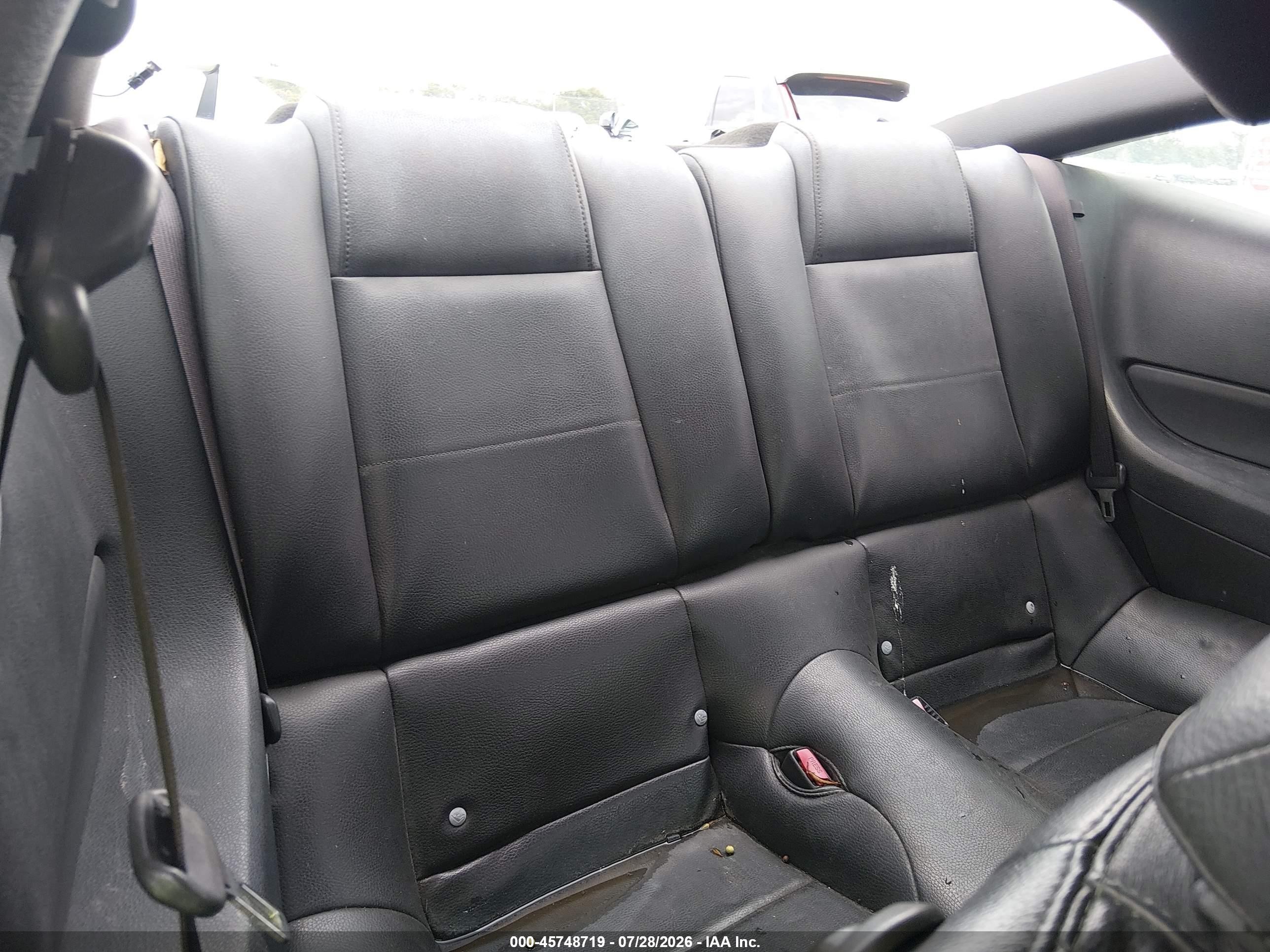 2005 Ford Mustang V6 Deluxe/v6 Premium Красный vin: 1ZVFT80N655177901