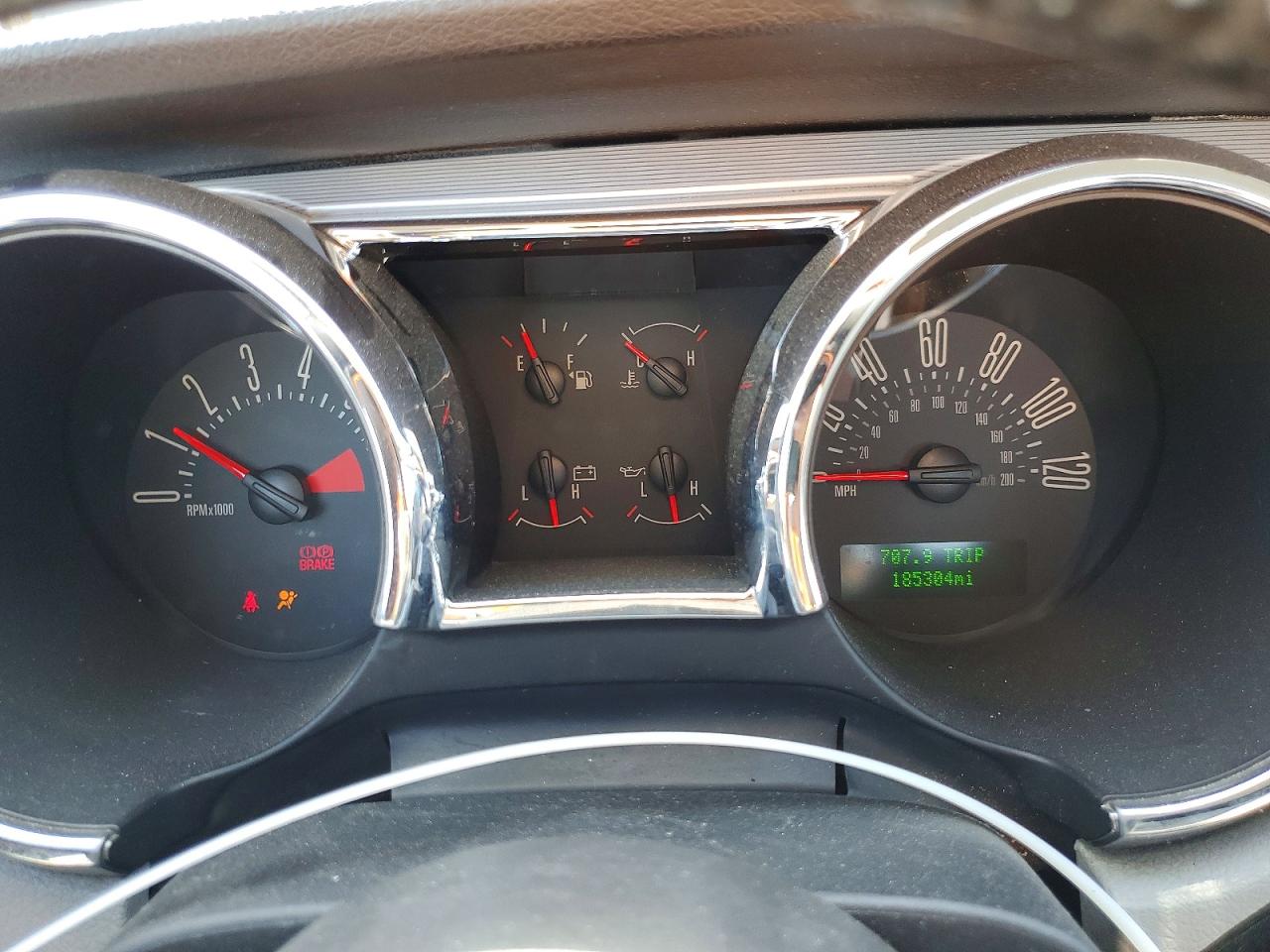 2006 Ford Mustang White vin: 1ZVFT80N665177284