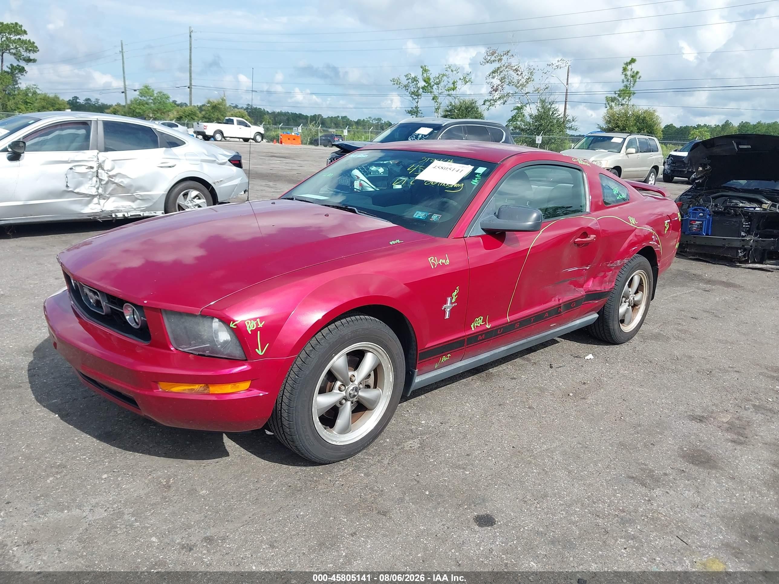 2006 Ford Mustang V6 Red vin: 1ZVFT80N665215693